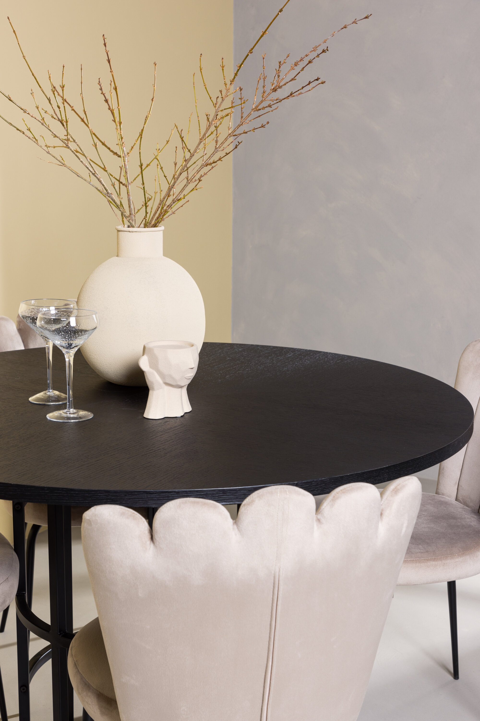 deLOHN Copenhagen, Limhamn Kör alakú étkezőgarnitúra deLOHN Copenhagen, Limhamn Kör alakú étkezőgarnitúra