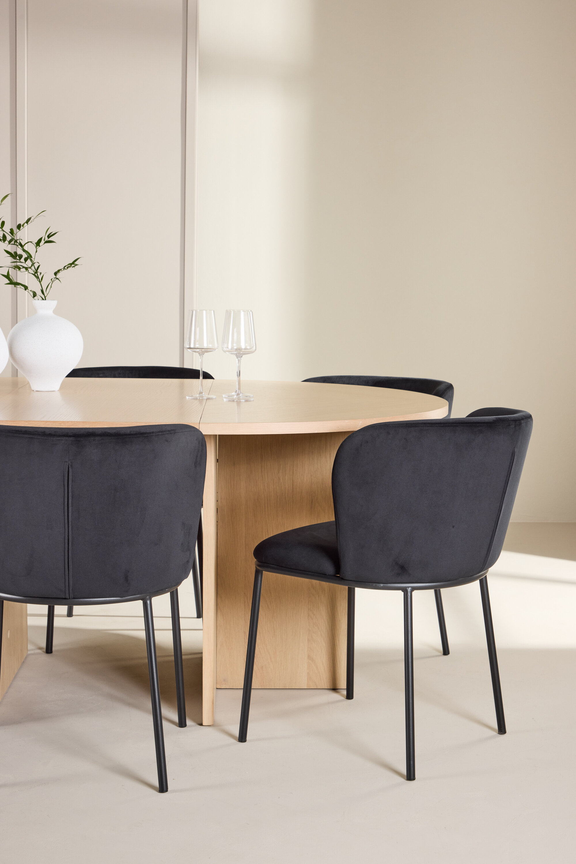 deLOHN Strada, Edina Ovális étkezőgarnitúra deLOHN Strada, Edina Ovális étkezőgarnitúra