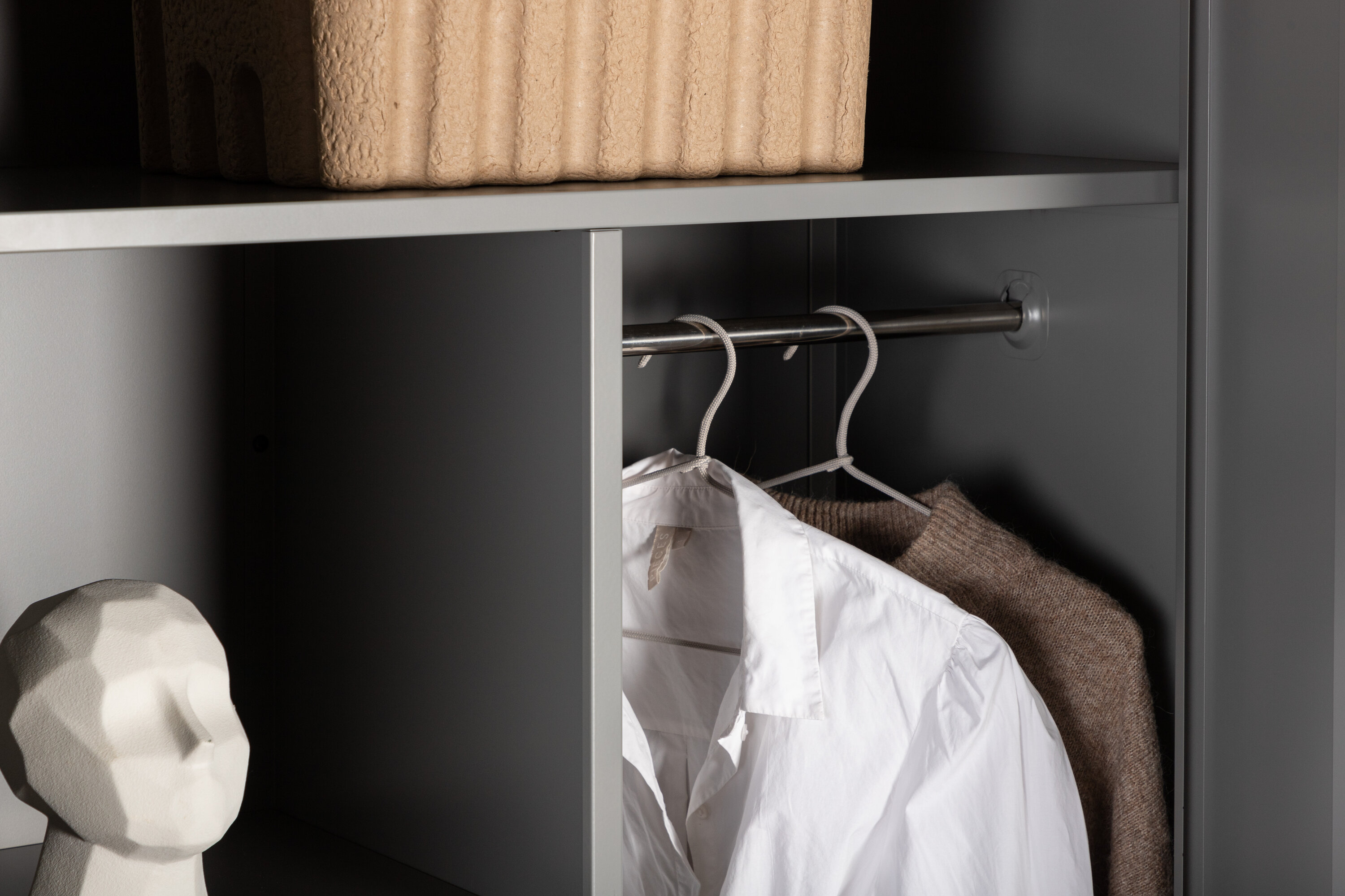 deLOHN Piring Gardrób deLOHN Piring Gardrób