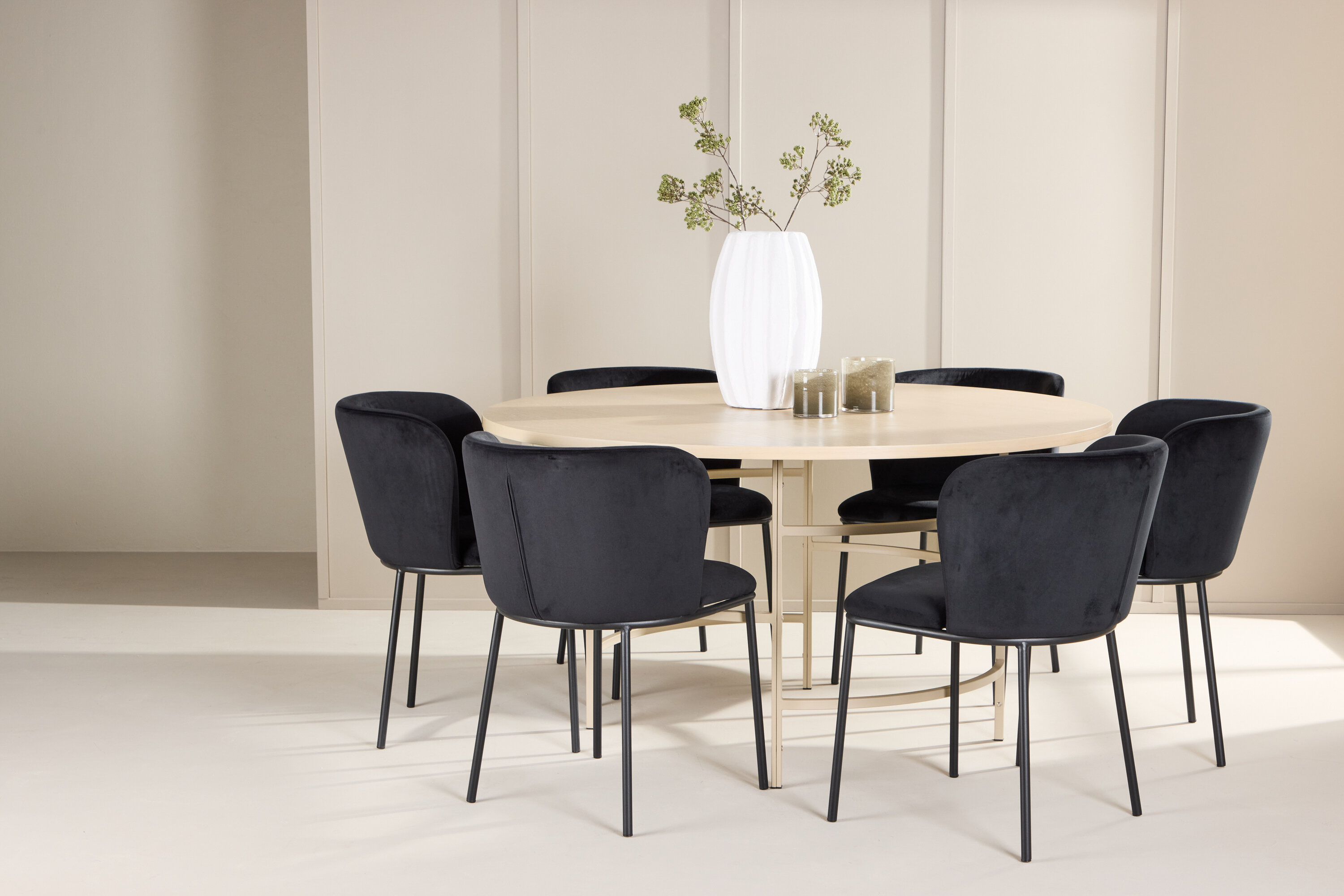 deLOHN Copenhagen, Edina Kör alakú étkezőgarnitúra