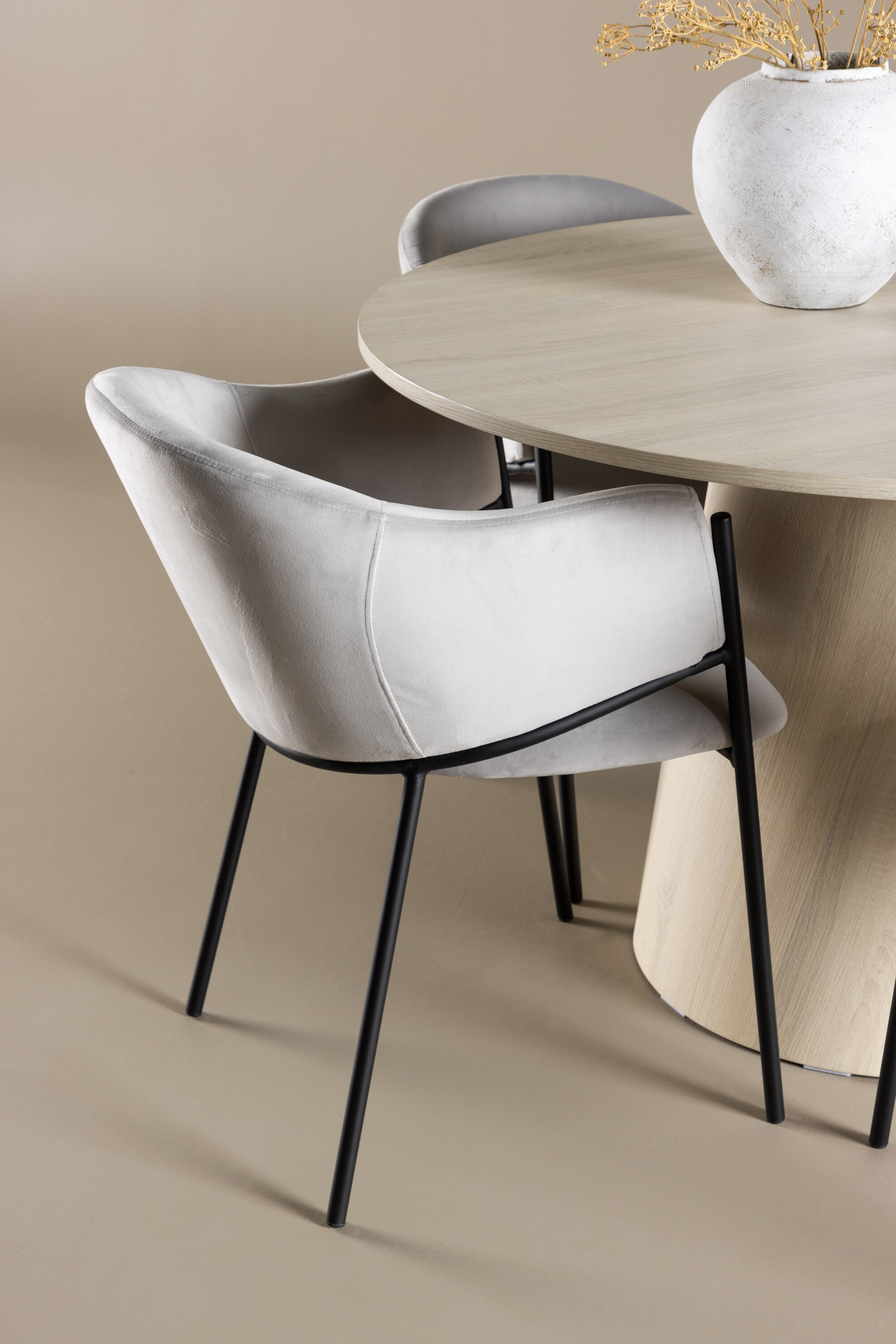 deLOHN Lanzo, Evelina Kör alakú étkezőgarnitúra