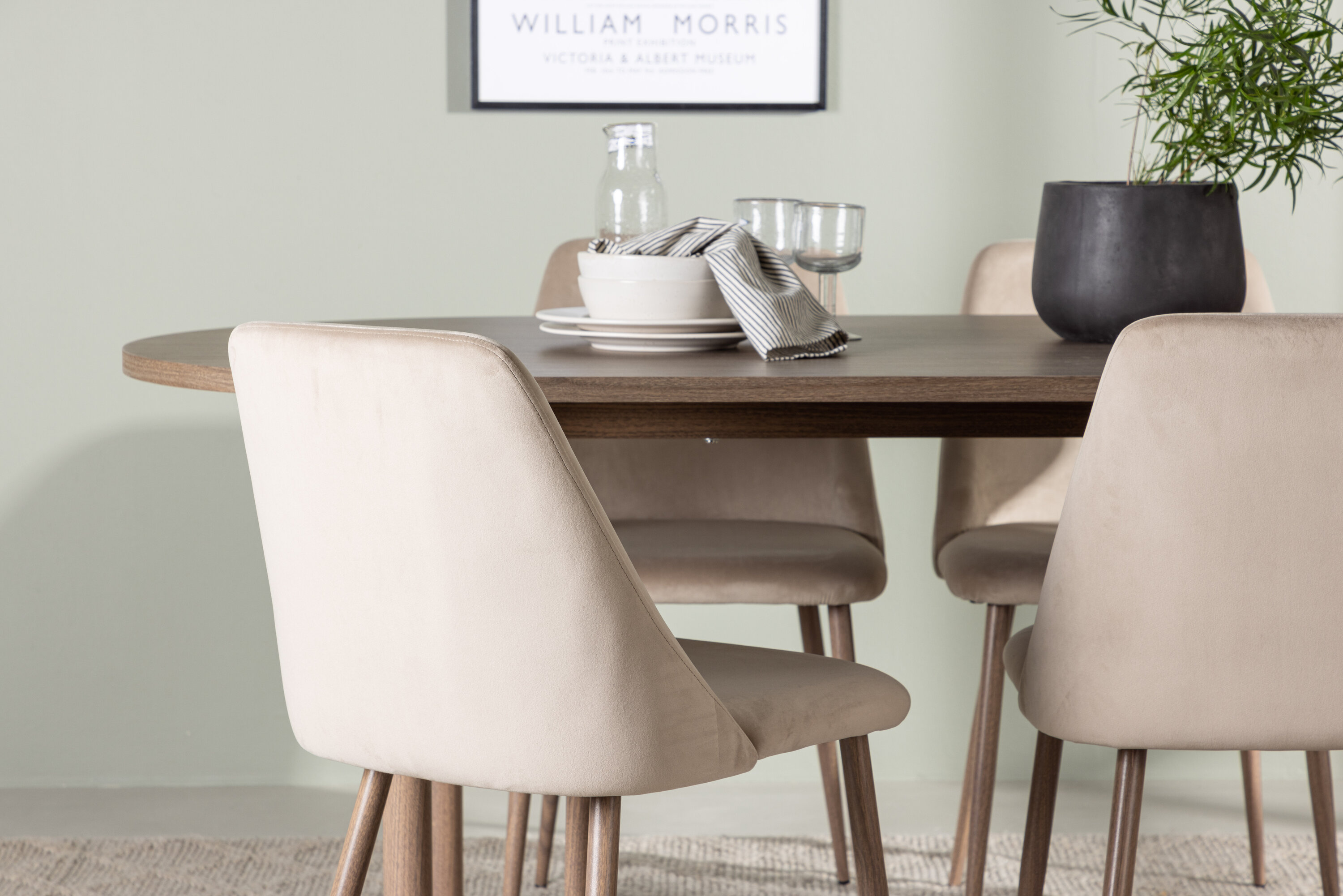 deLOHN Night Ovális étkezőgarnitúra deLOHN Night Ovális étkezőgarnitúra