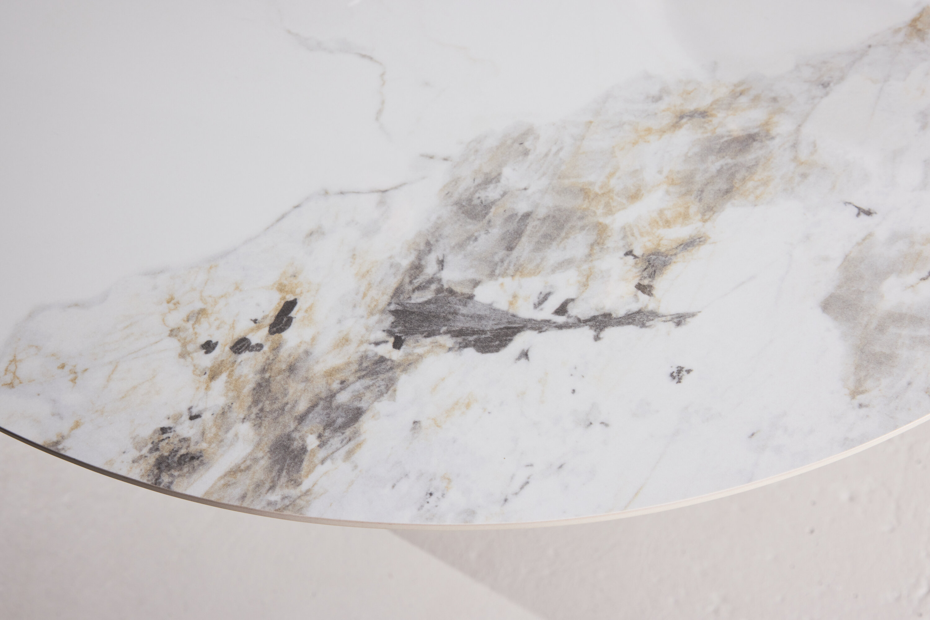 deLOHN Bootcut Kerek étkezőasztal