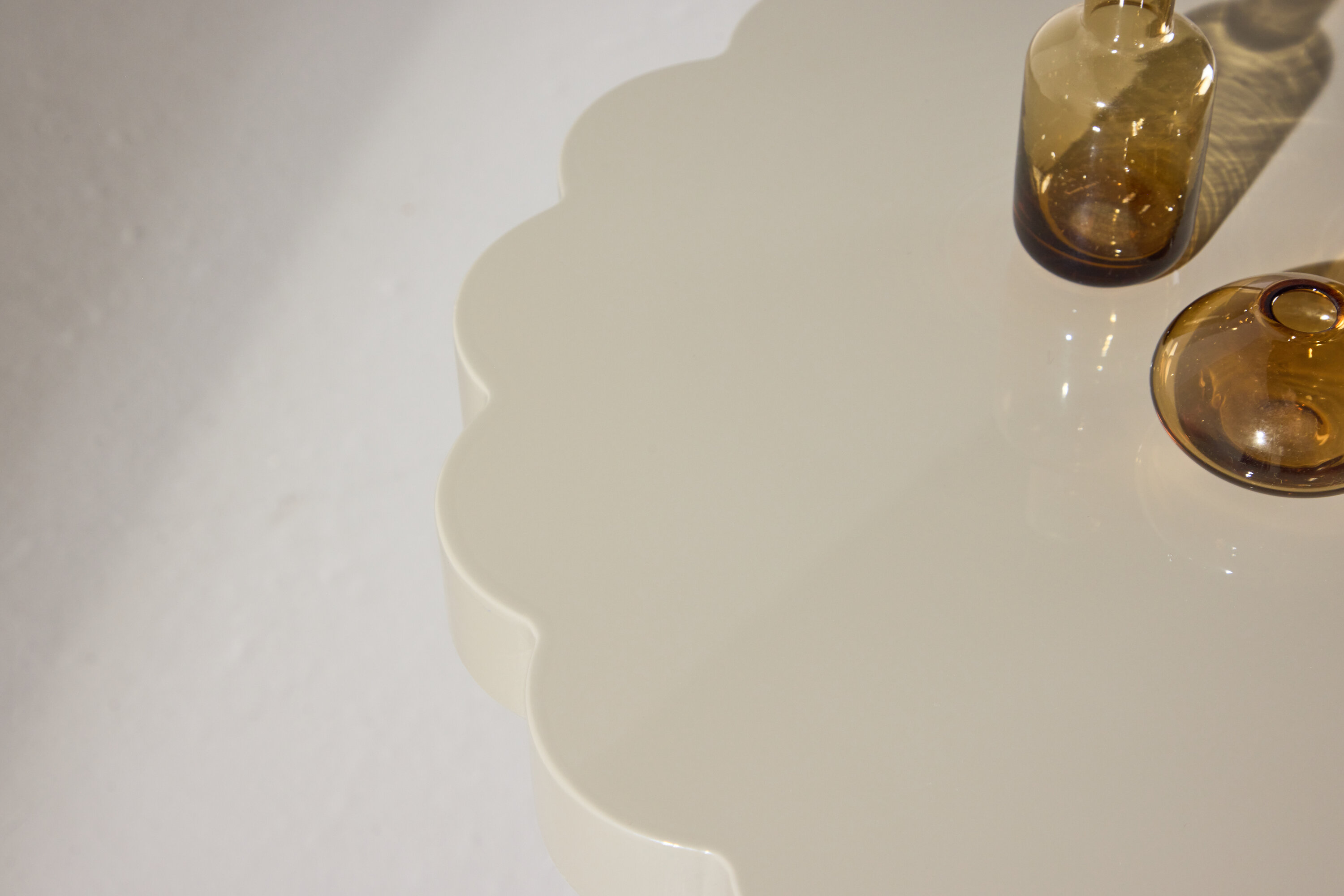 deLOHN Krull Kisasztal