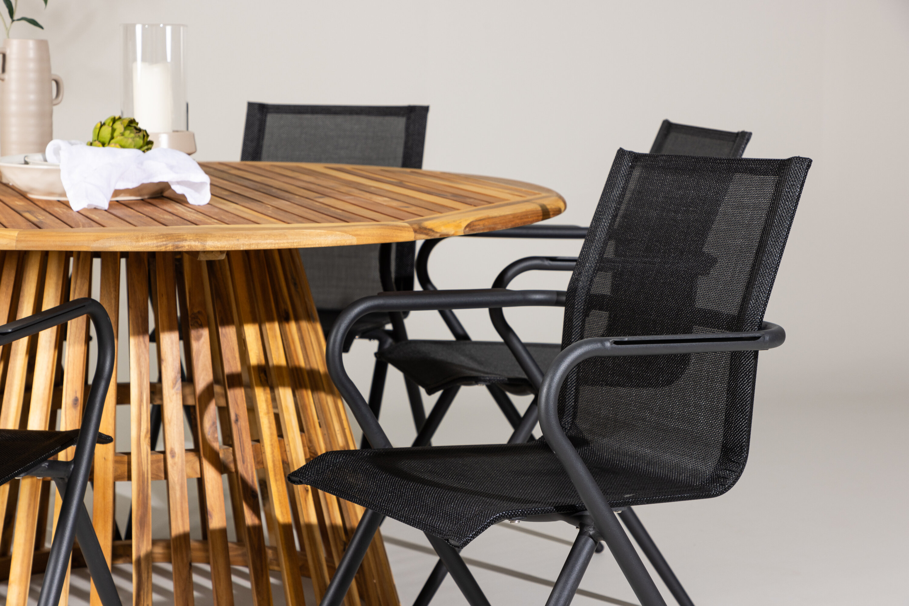 deLOHN Tucumán, Alina Étkezőgarnitúra