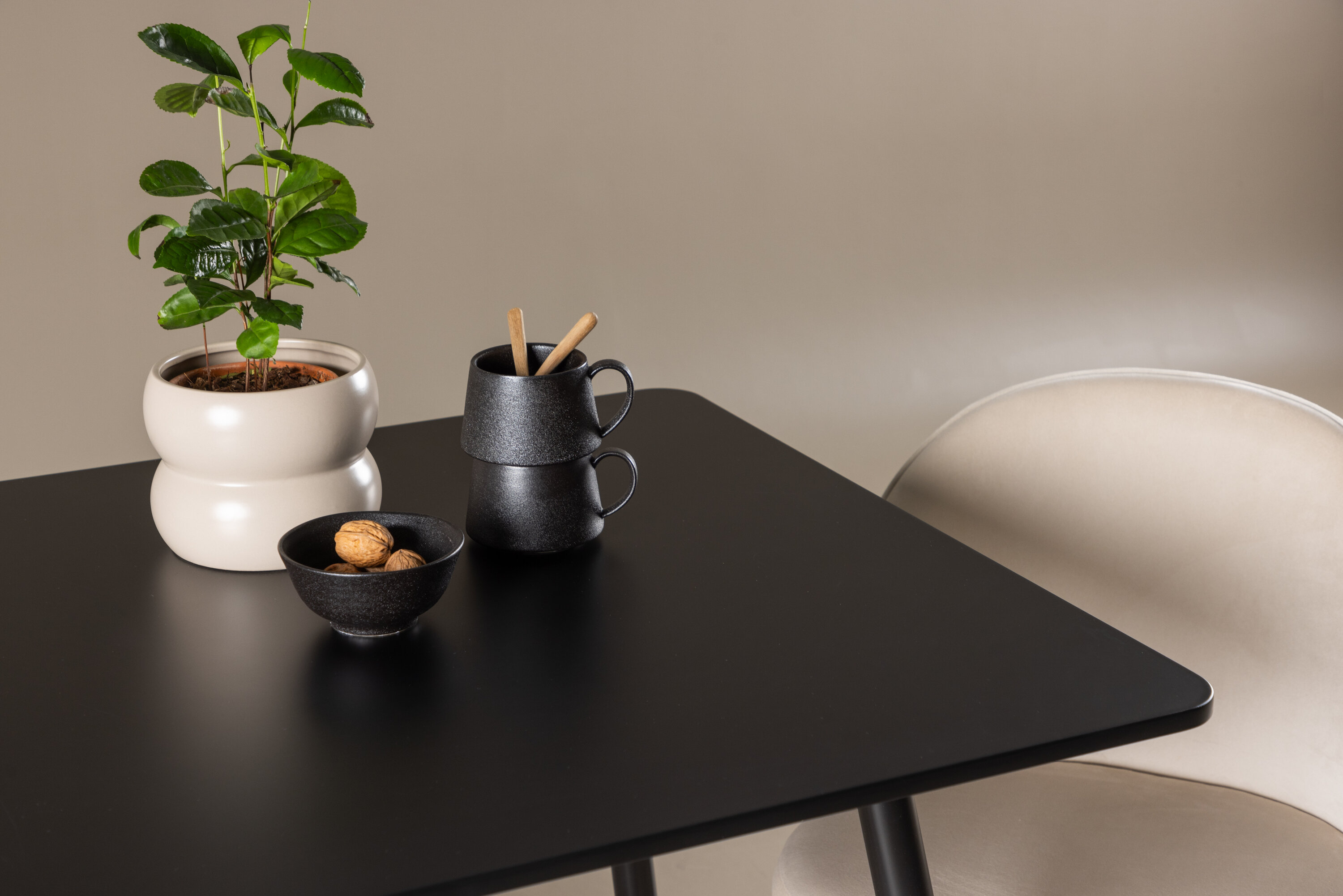 deLOHN Polar, Velvet Téglalap alakú étkezőgarnitúra deLOHN Polar, Velvet Téglalap alakú étkezőgarnitúra