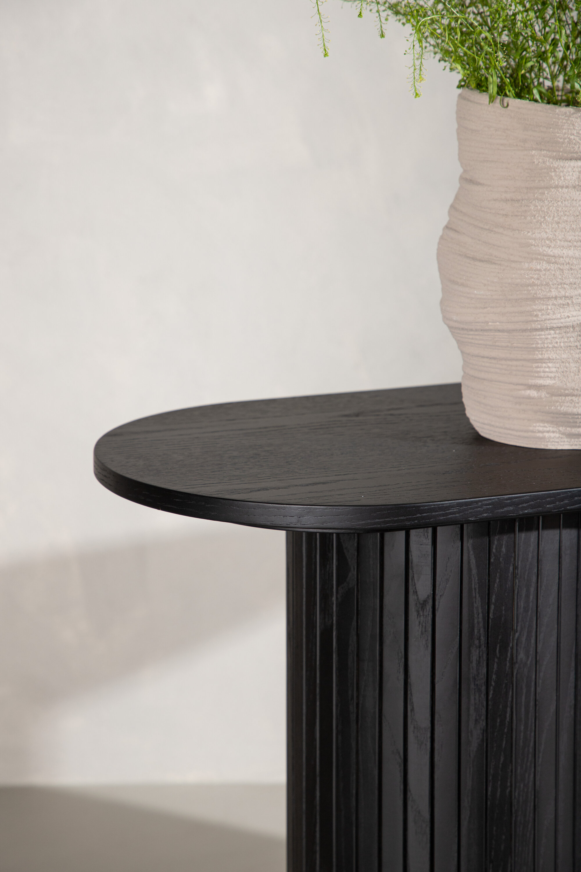 deLOHN Bianca Kisasztal