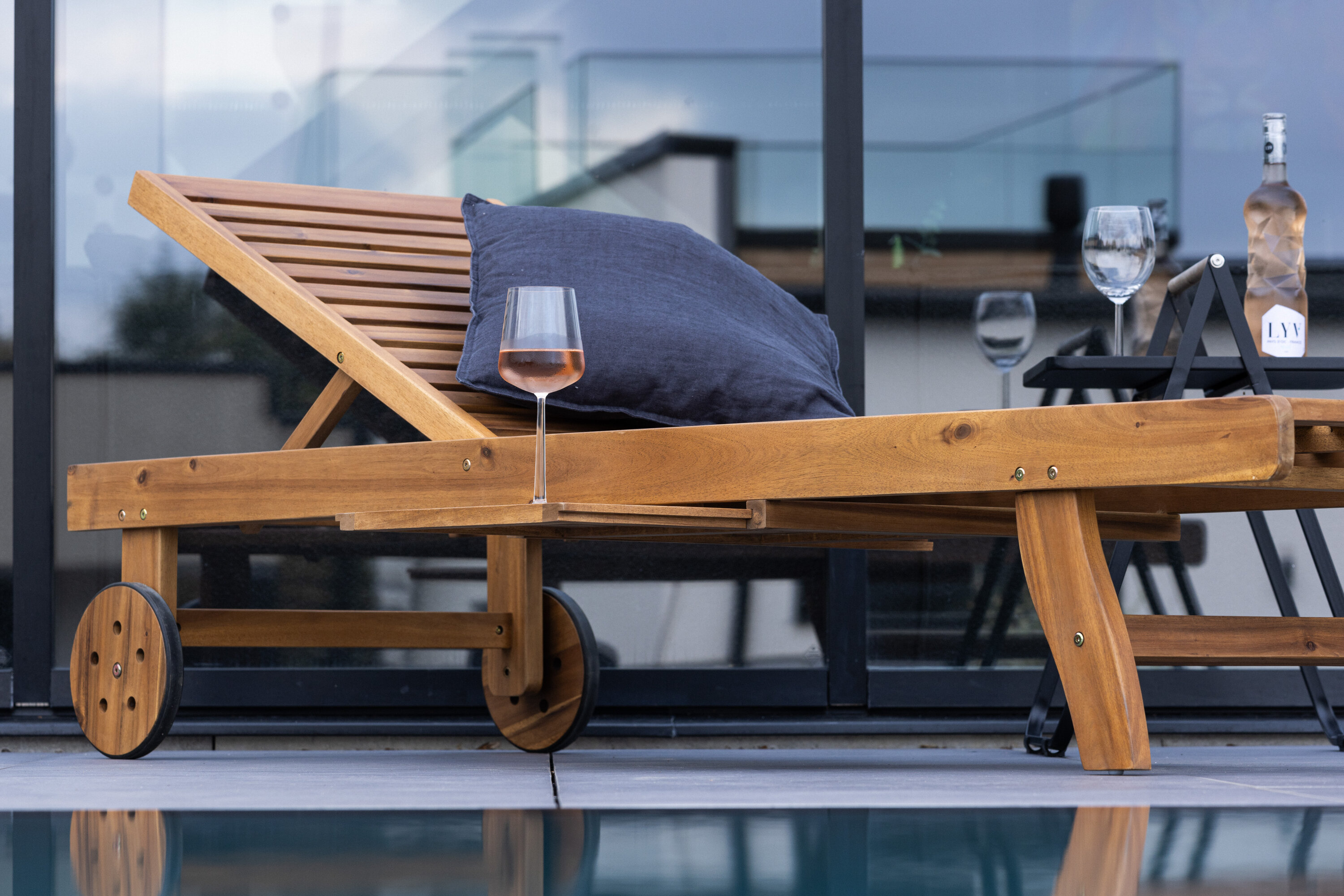 deLOHN Luzon Napozóágy