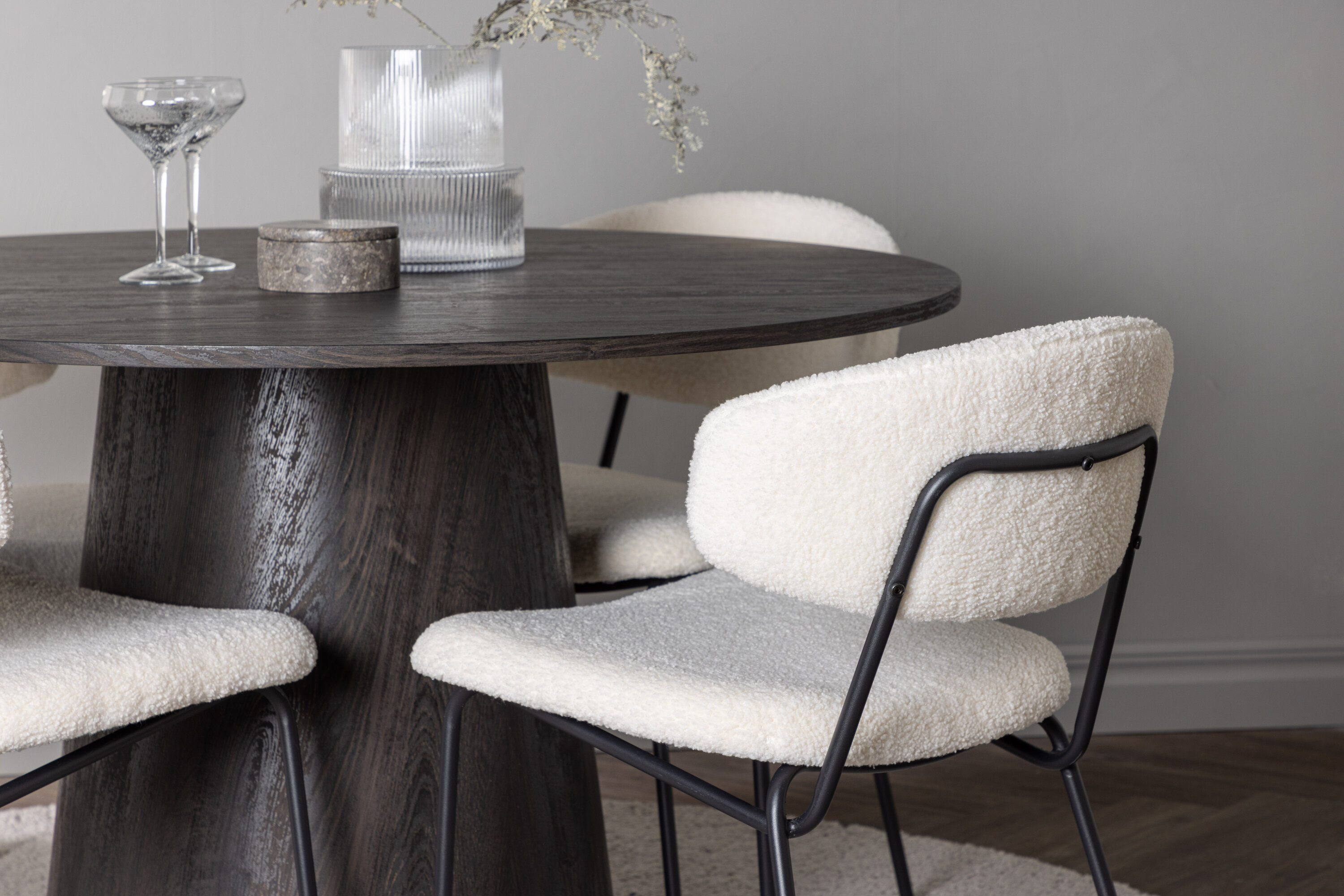 deLOHN Chico Kör alakú étkezőgarnitúra deLOHN Chico Kör alakú étkezőgarnitúra