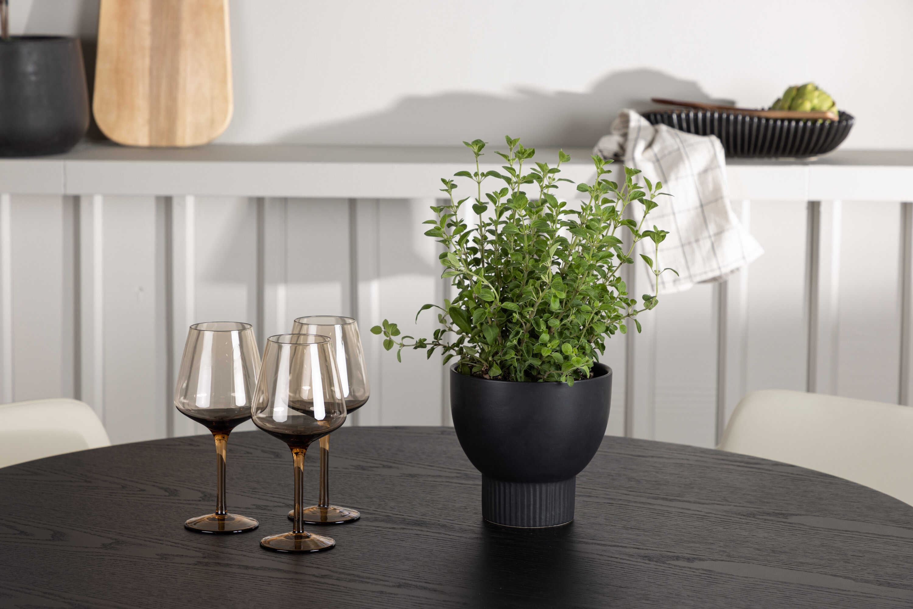 deLOHN Tvist Kör alakú étkezőgarnitúra deLOHN Tvist Kör alakú étkezőgarnitúra