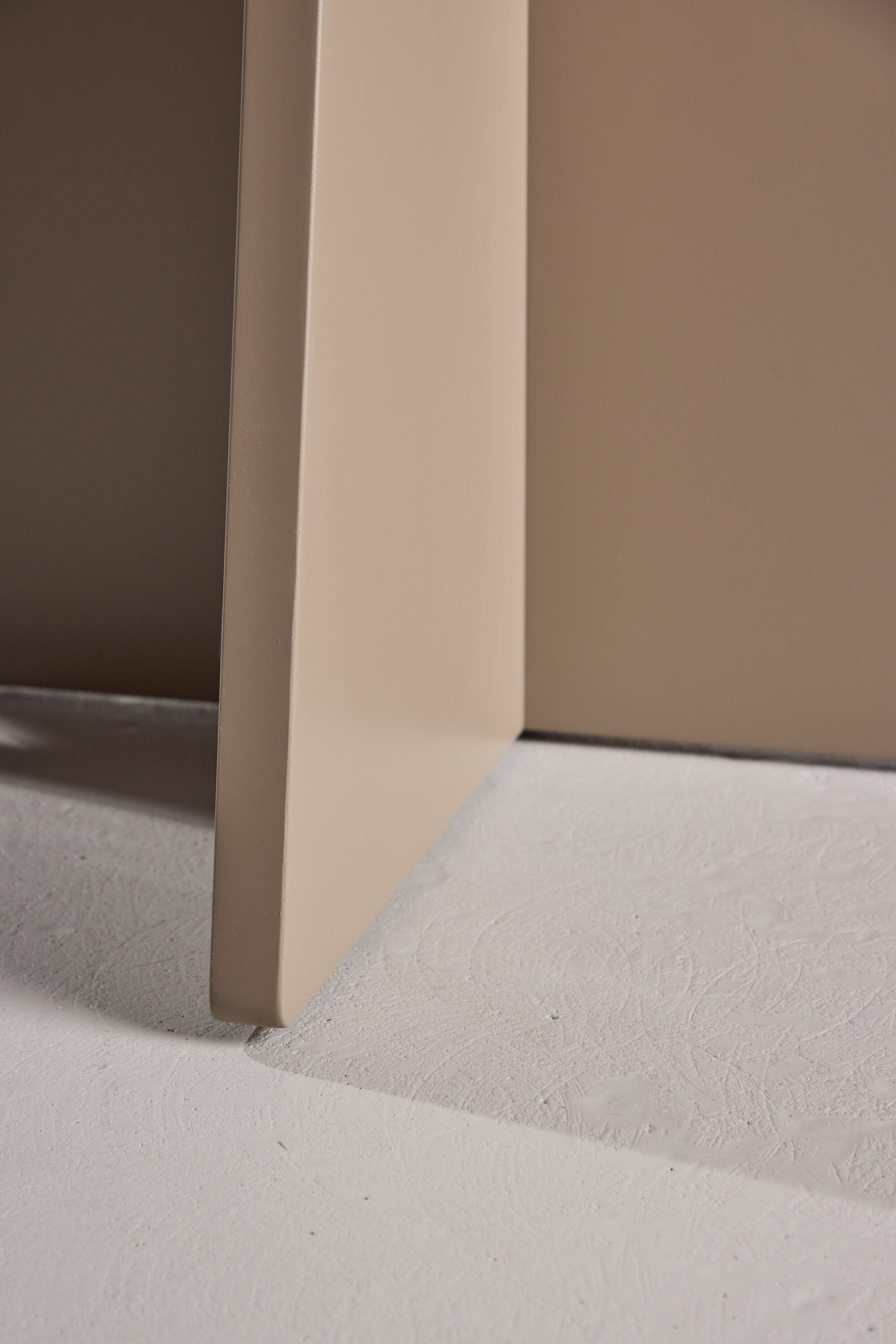 deLOHN Bootcut Kerek étkezőasztal