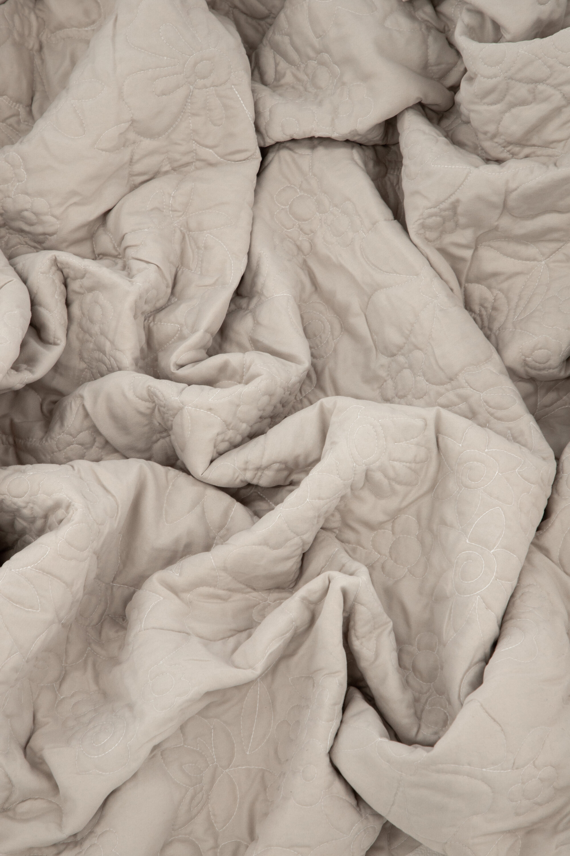 deLOHN Niki Ágynemű