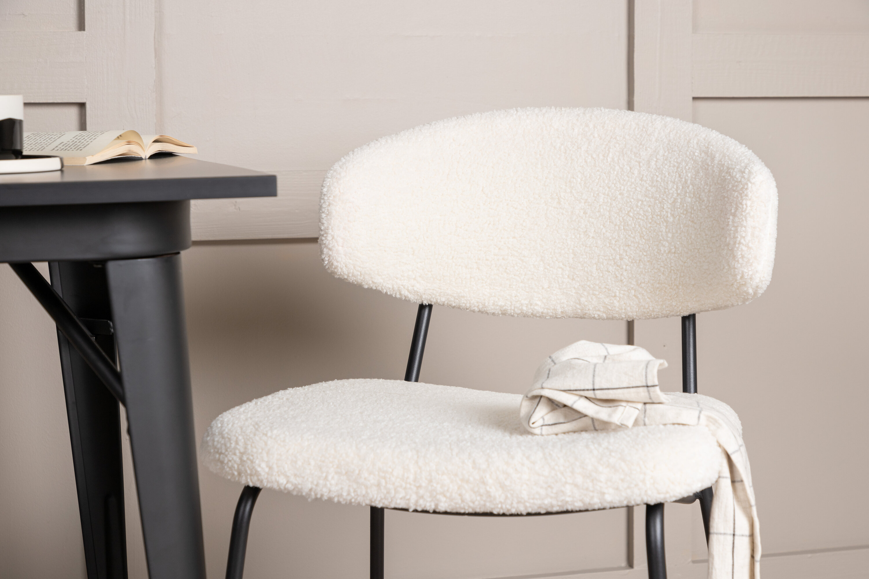 deLOHN Tempe, Chico Téglalap alakú étkezőgarnitúra deLOHN Tempe, Chico Téglalap alakú étkezőgarnitúra