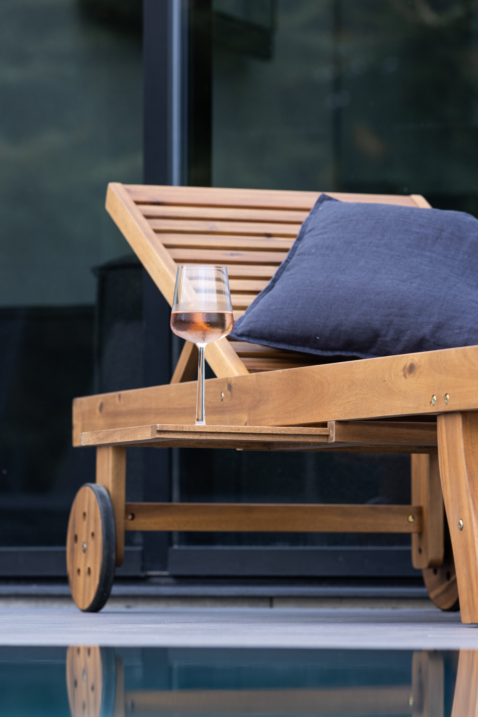 deLOHN Luzon Napozóágy