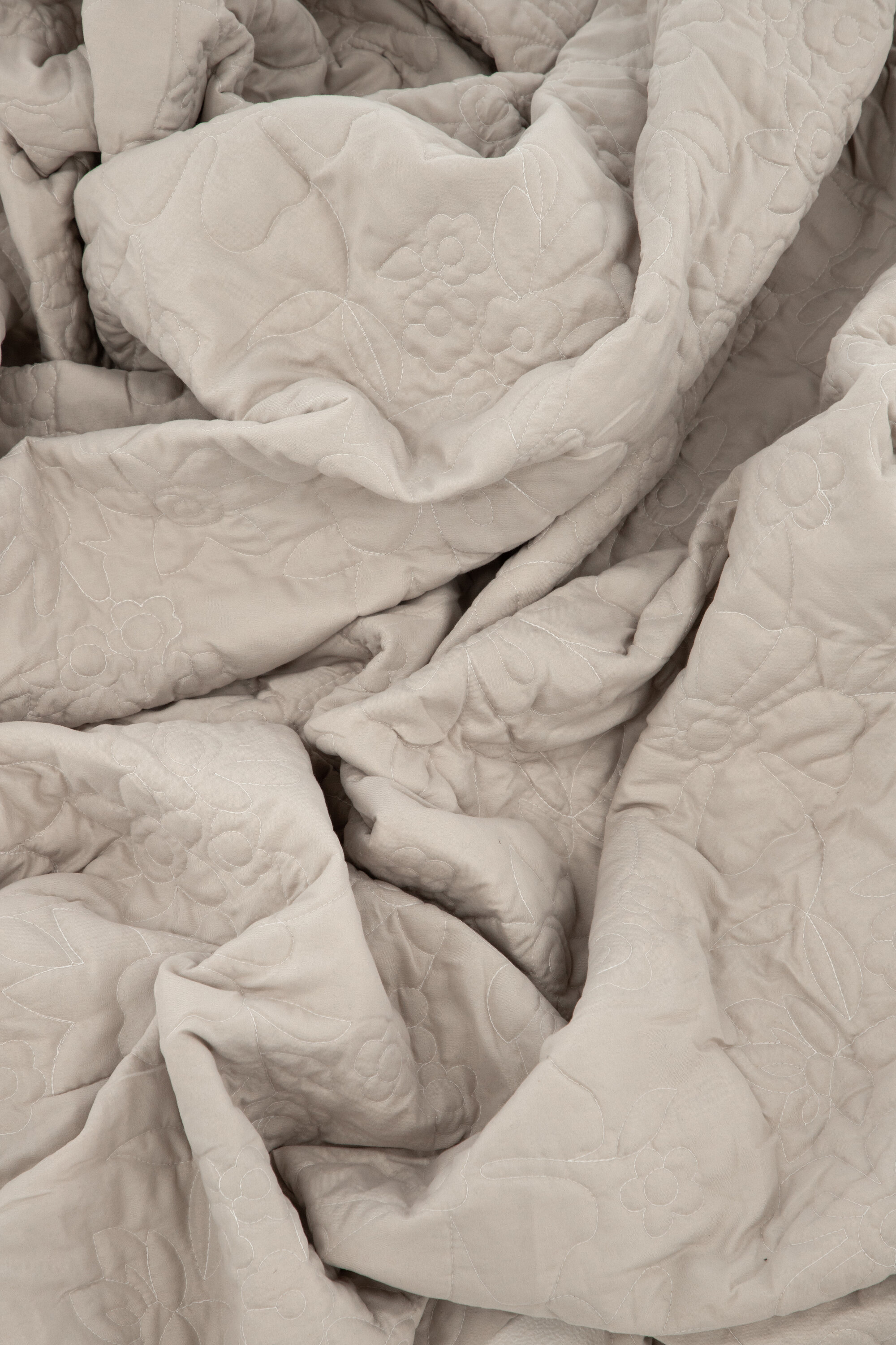 deLOHN Niki Ágynemű