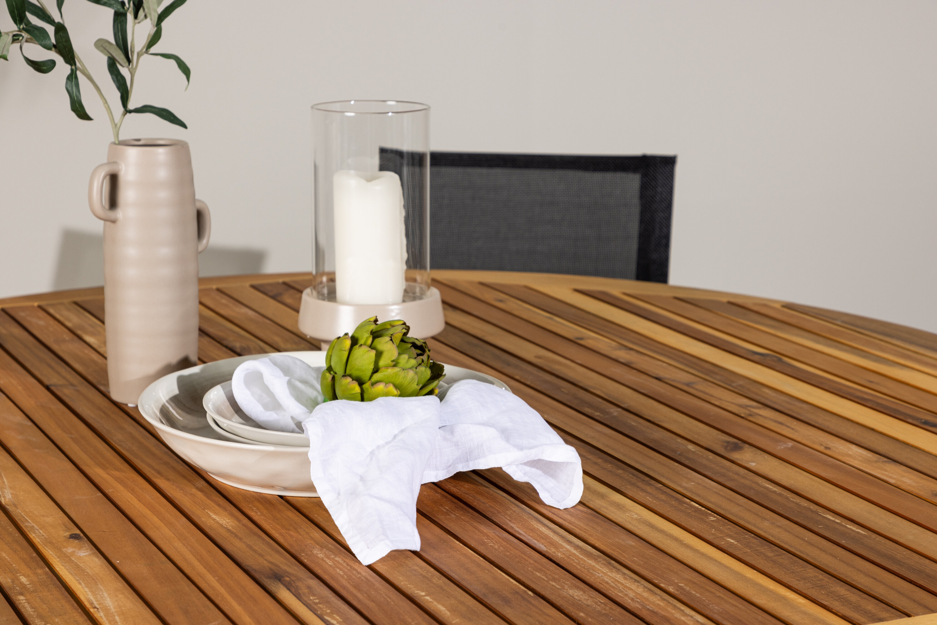 deLOHN Tucumán, Alina Étkezőgarnitúra