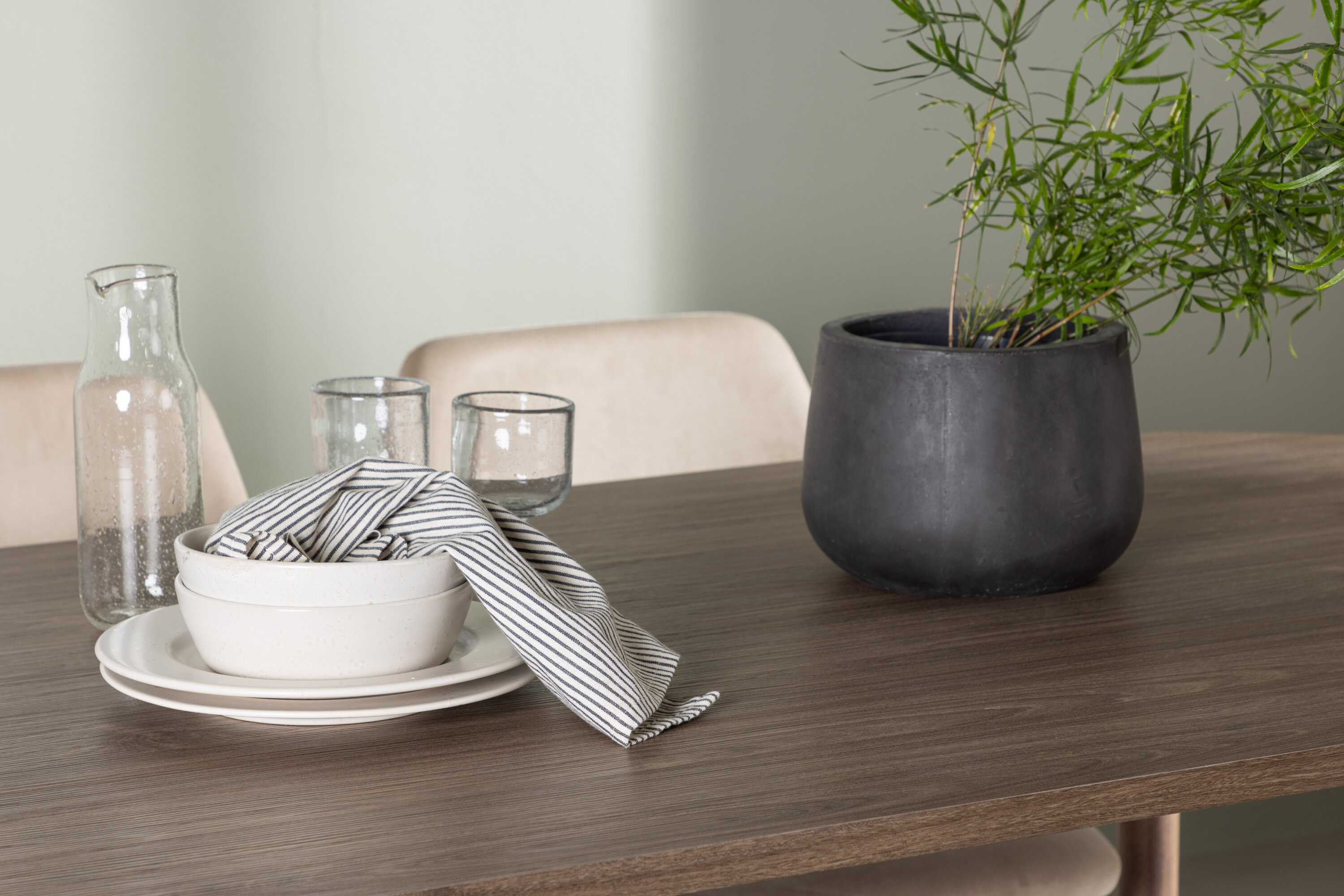 deLOHN Night Ovális étkezőgarnitúra deLOHN Night Ovális étkezőgarnitúra