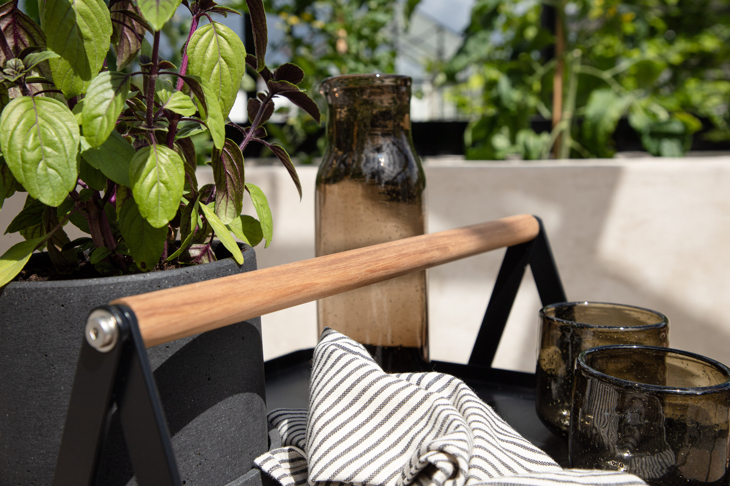 deLOHN Clarin Kisasztal