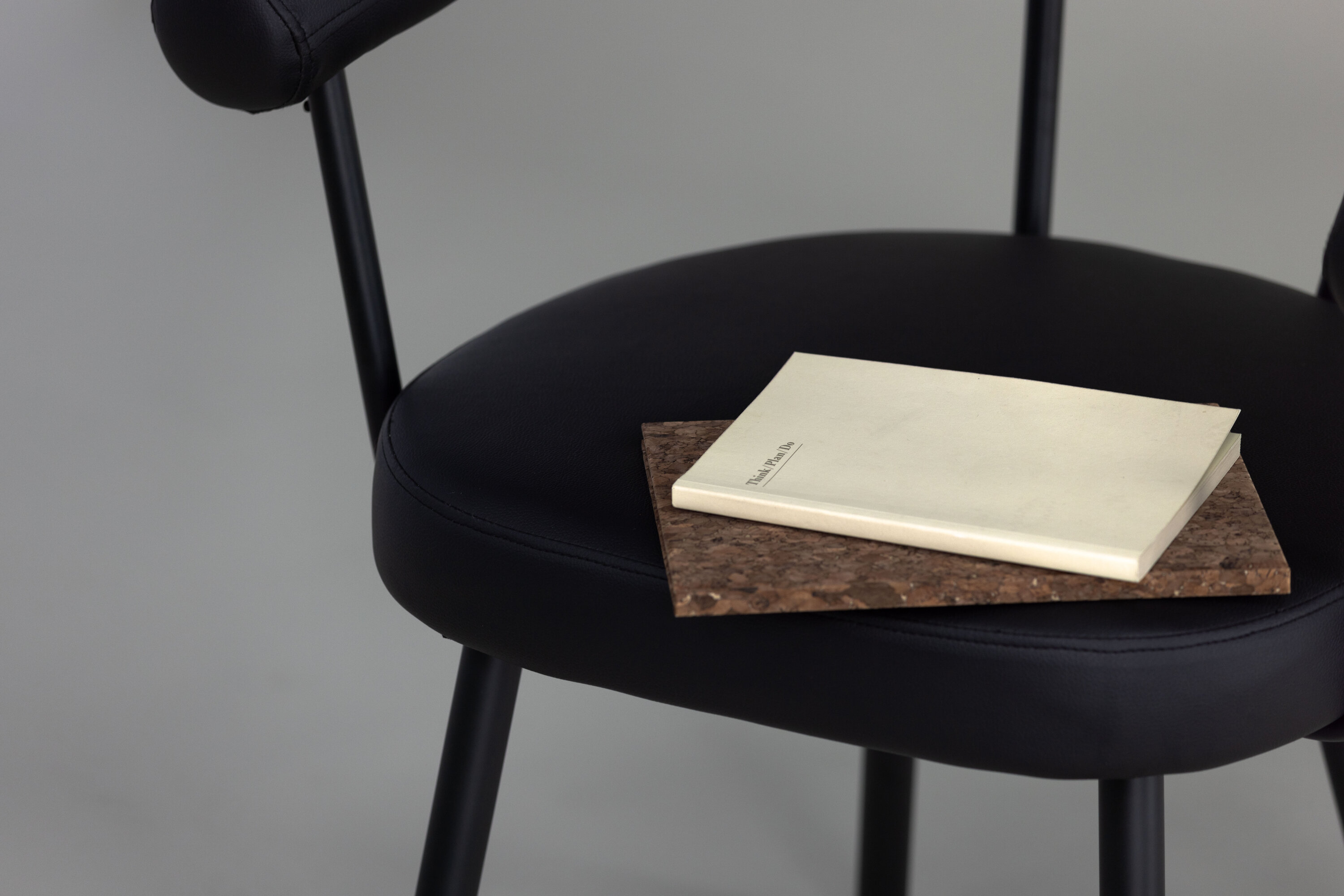 deLOHN Västerås x Josefin Lustig Étkezőszék