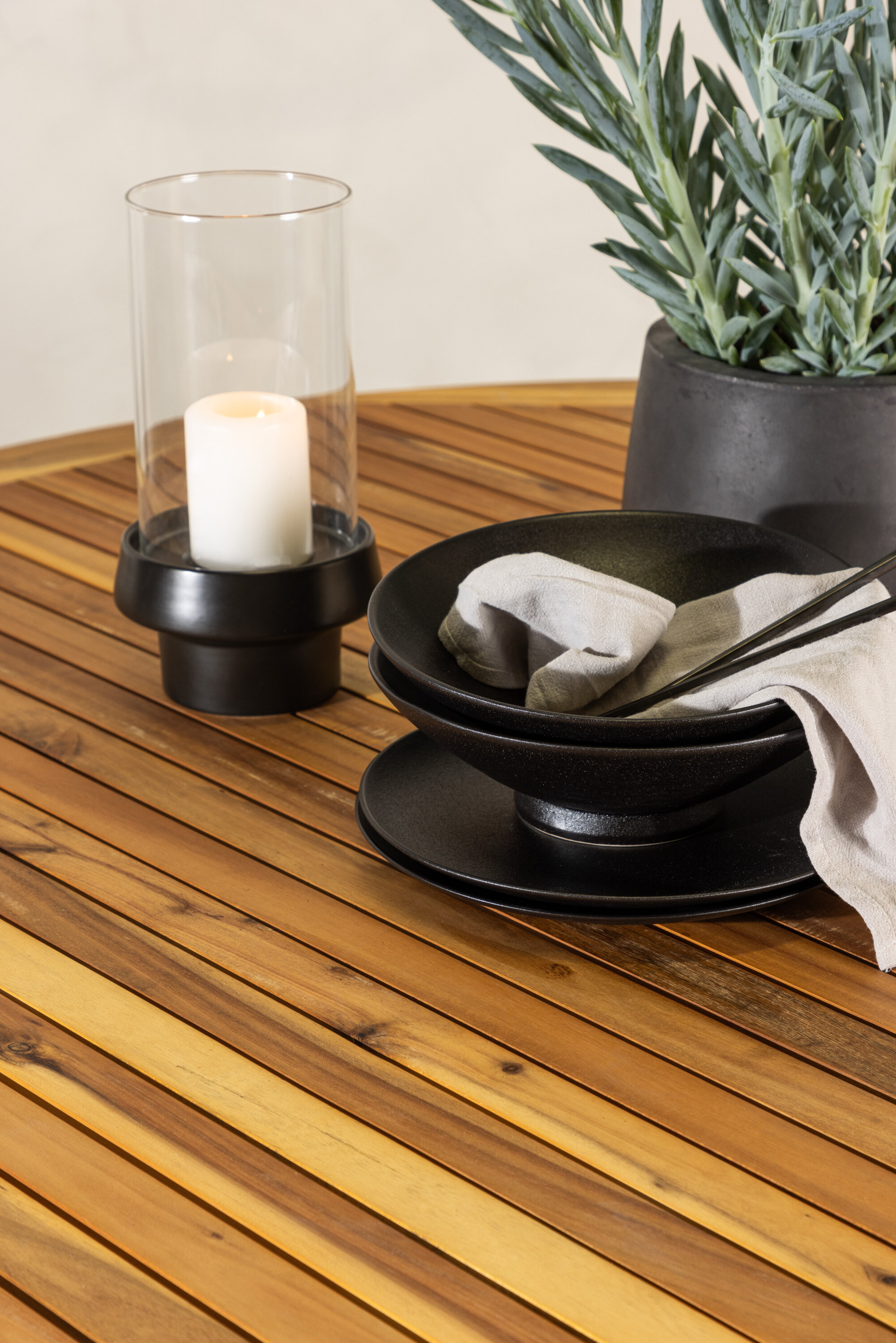 deLOHN Tucumán Kerek étkezőasztal