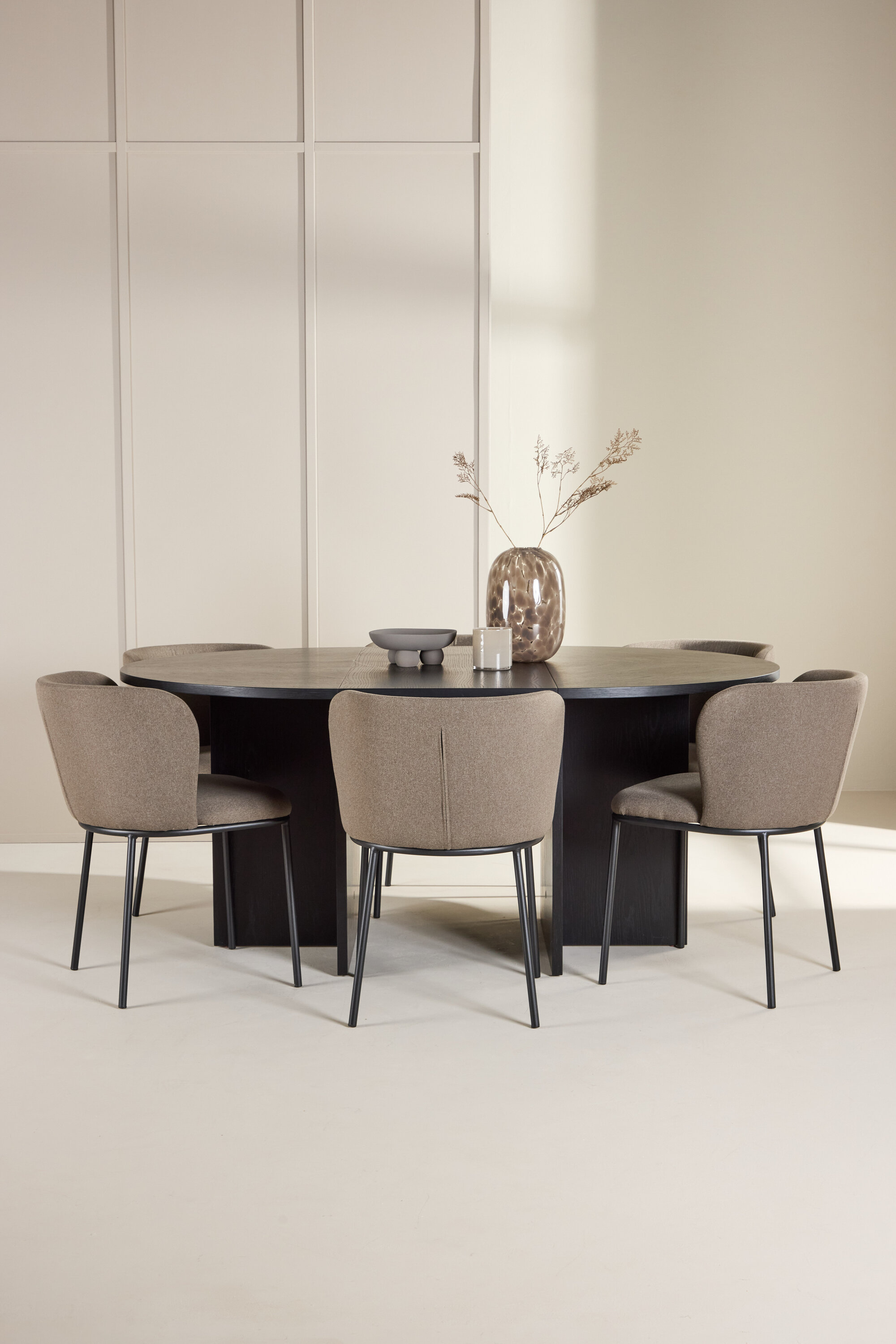 deLOHN Strada, Edina Ovális étkezőgarnitúra deLOHN Strada, Edina Ovális étkezőgarnitúra