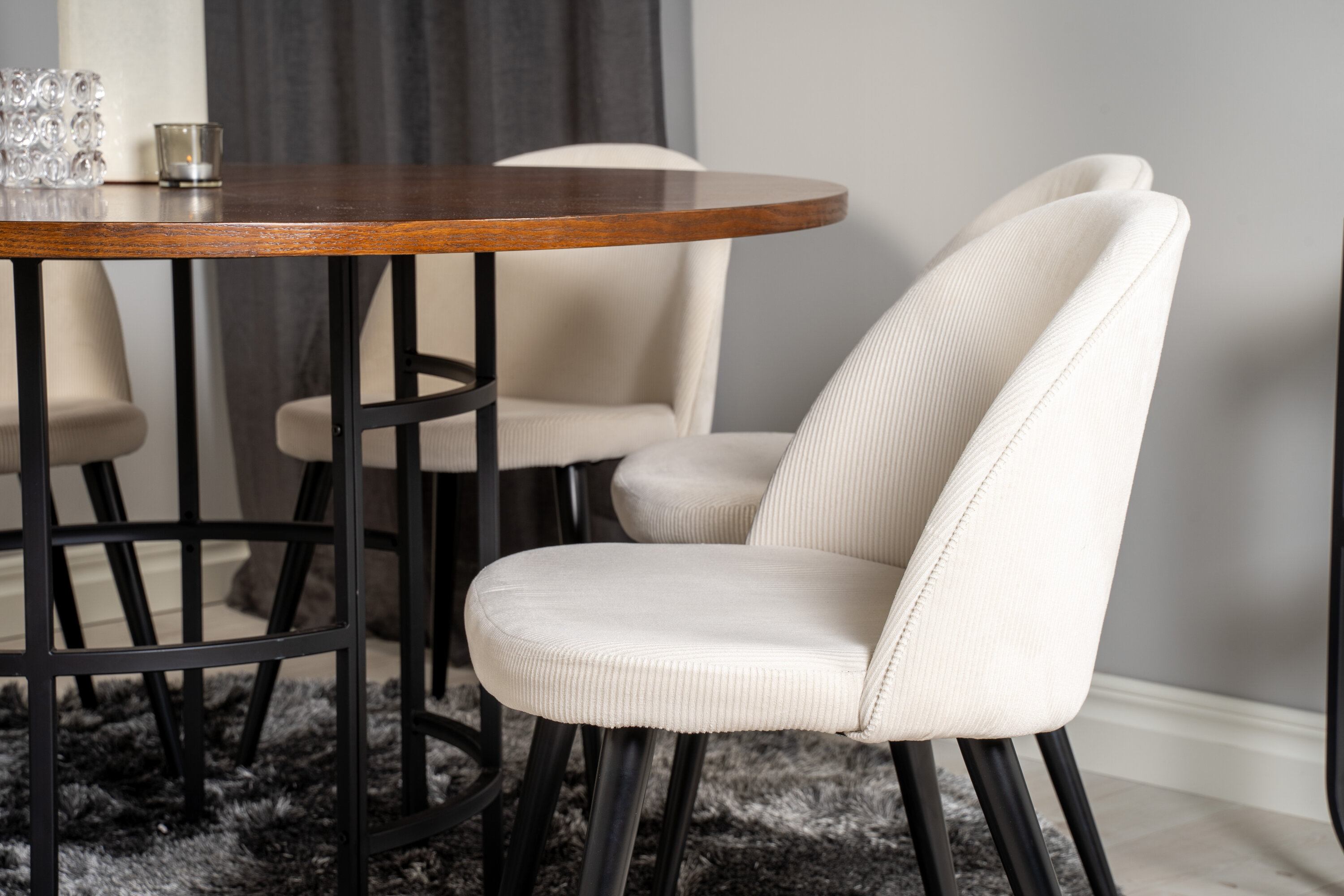deLOHN Copenhagen, Velvet Kör alakú étkezőgarnitúra deLOHN Copenhagen, Velvet Kör alakú étkezőgarnitúra