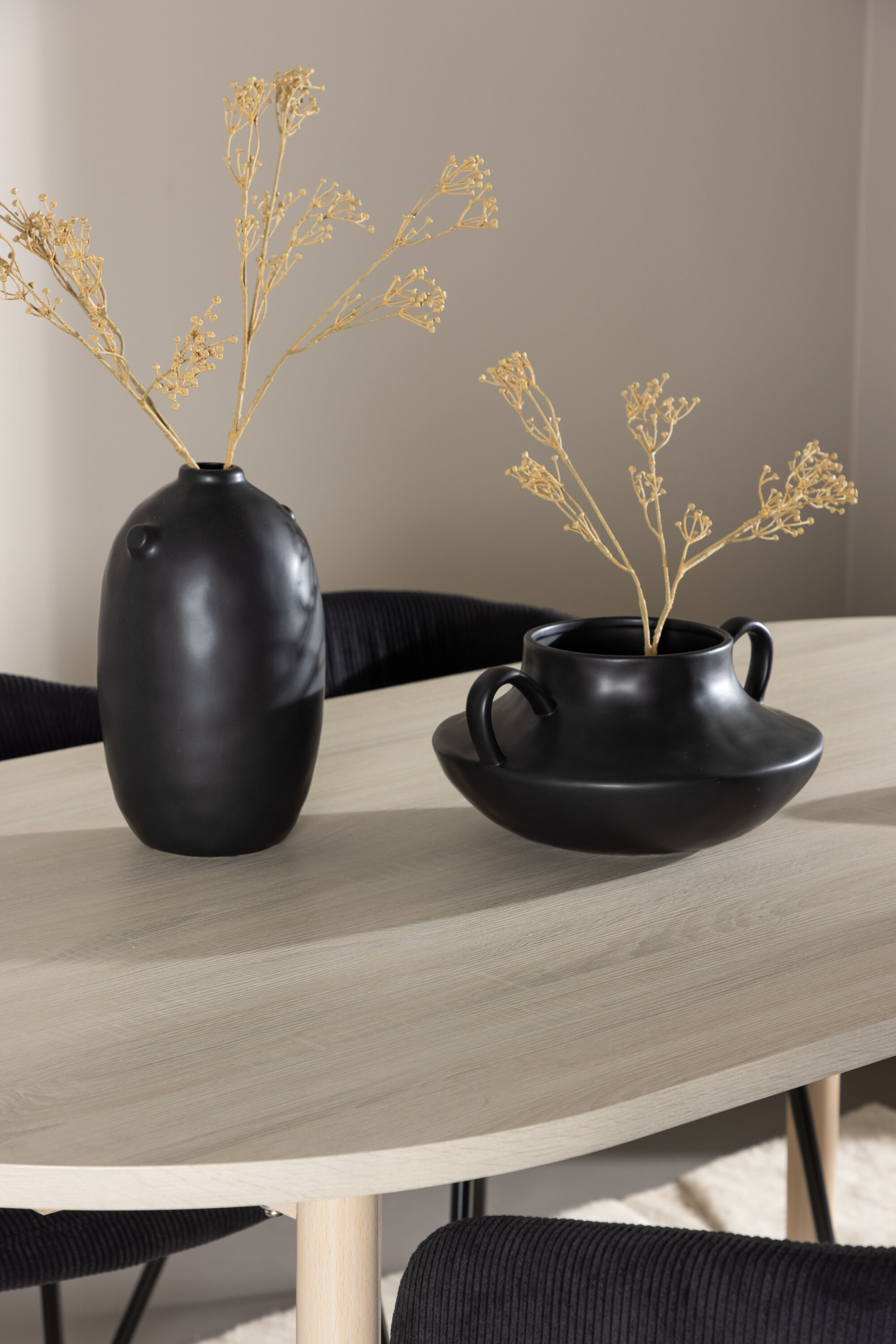 deLOHN Andy, Berit Ovális étkezőgarnitúra