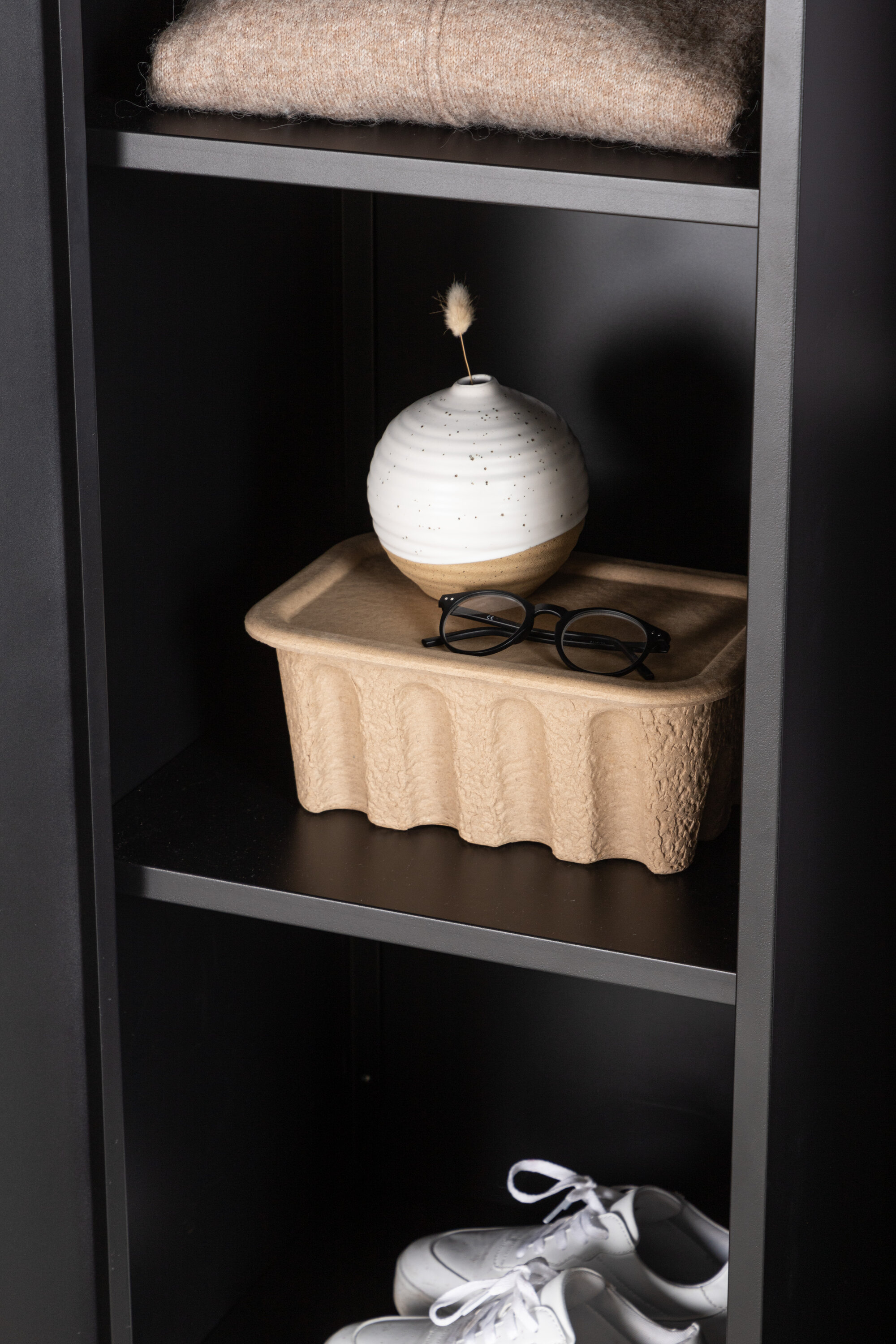 deLOHN Piring Gardrób