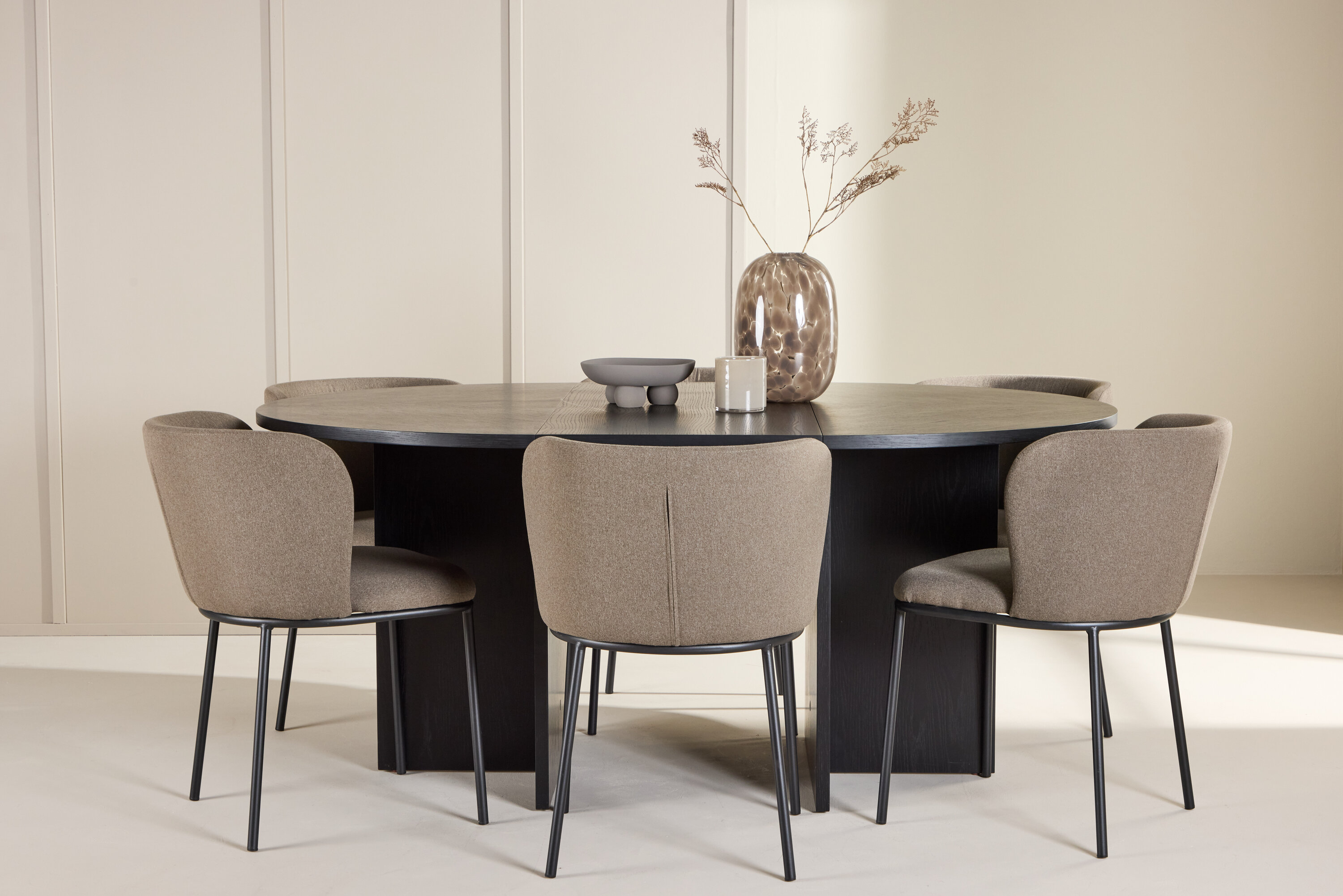 deLOHN Strada, Edina Ovális étkezőgarnitúra deLOHN Strada, Edina Ovális étkezőgarnitúra