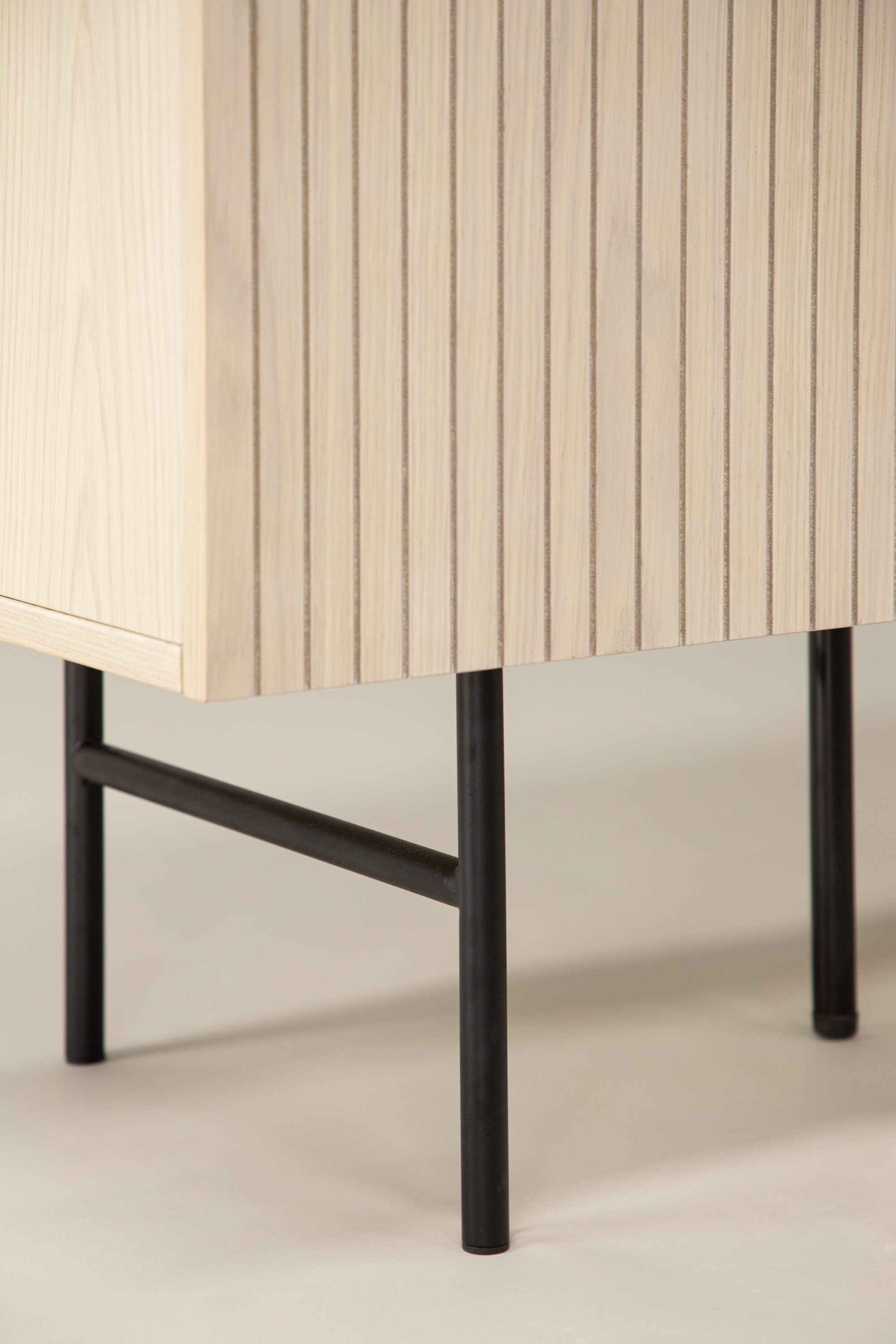 deLOHN Björkön Tárolószekrény