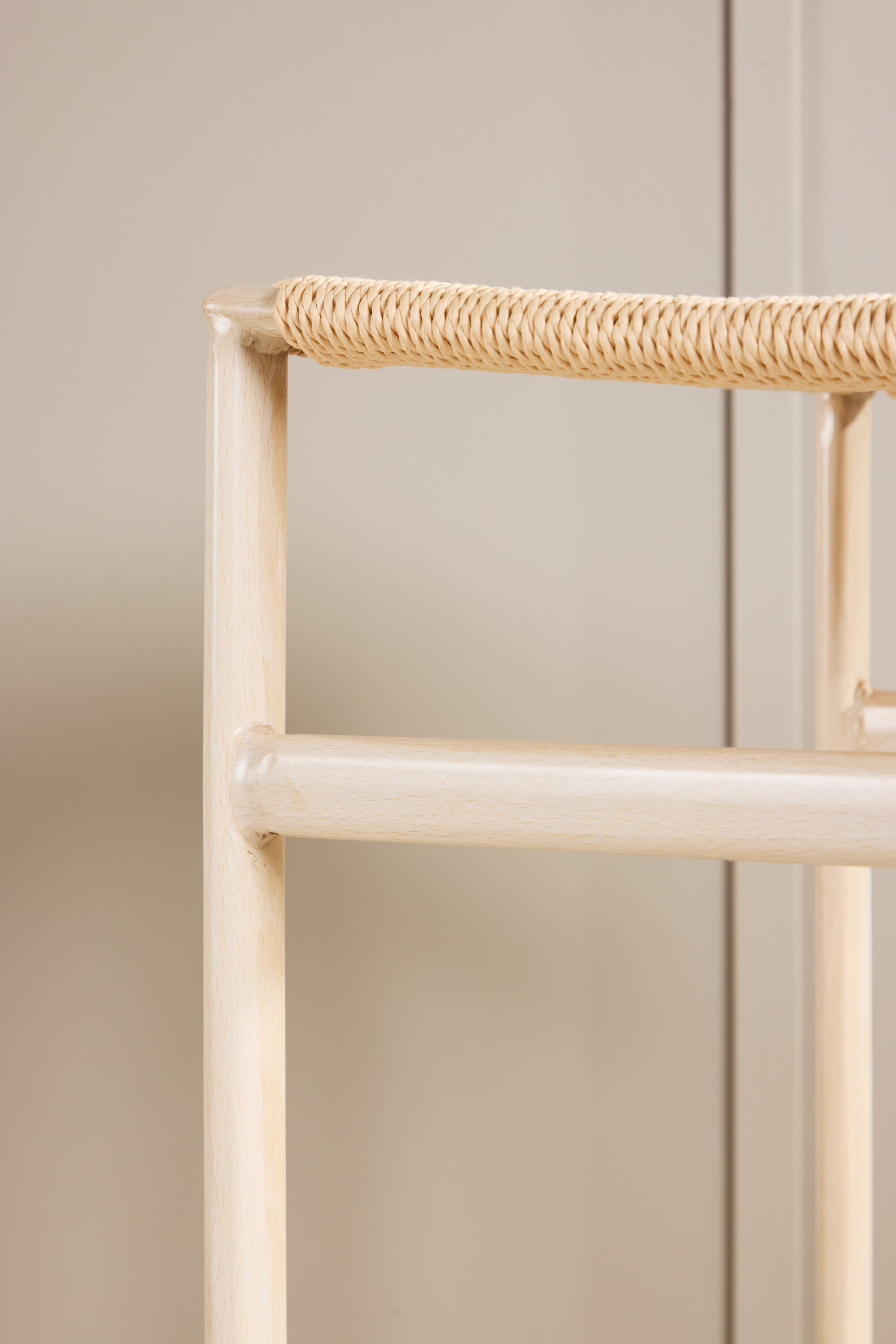 deLOHN Polly Bárszék