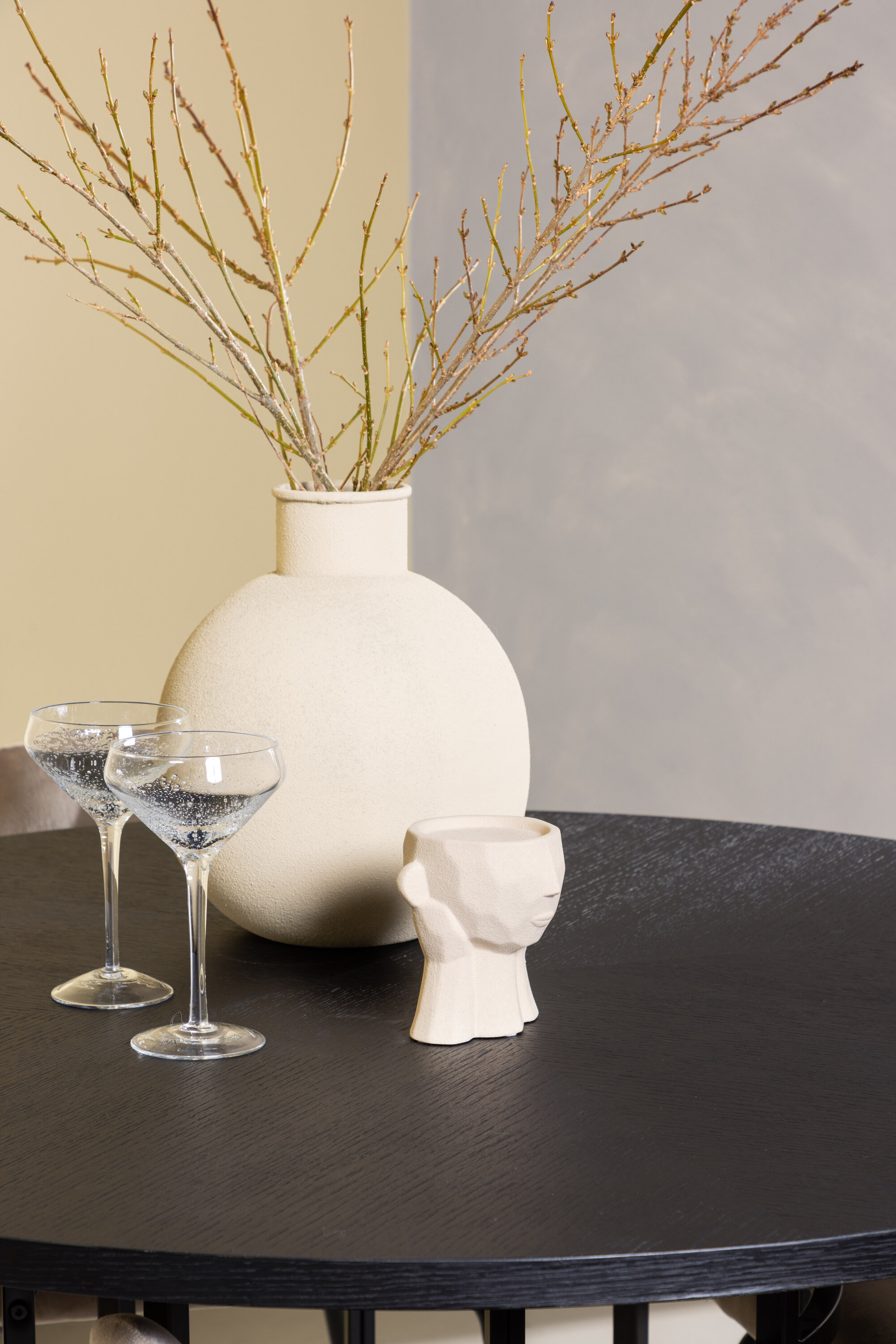 deLOHN Copenhagen, Limhamn Kör alakú étkezőgarnitúra deLOHN Copenhagen, Limhamn Kör alakú étkezőgarnitúra