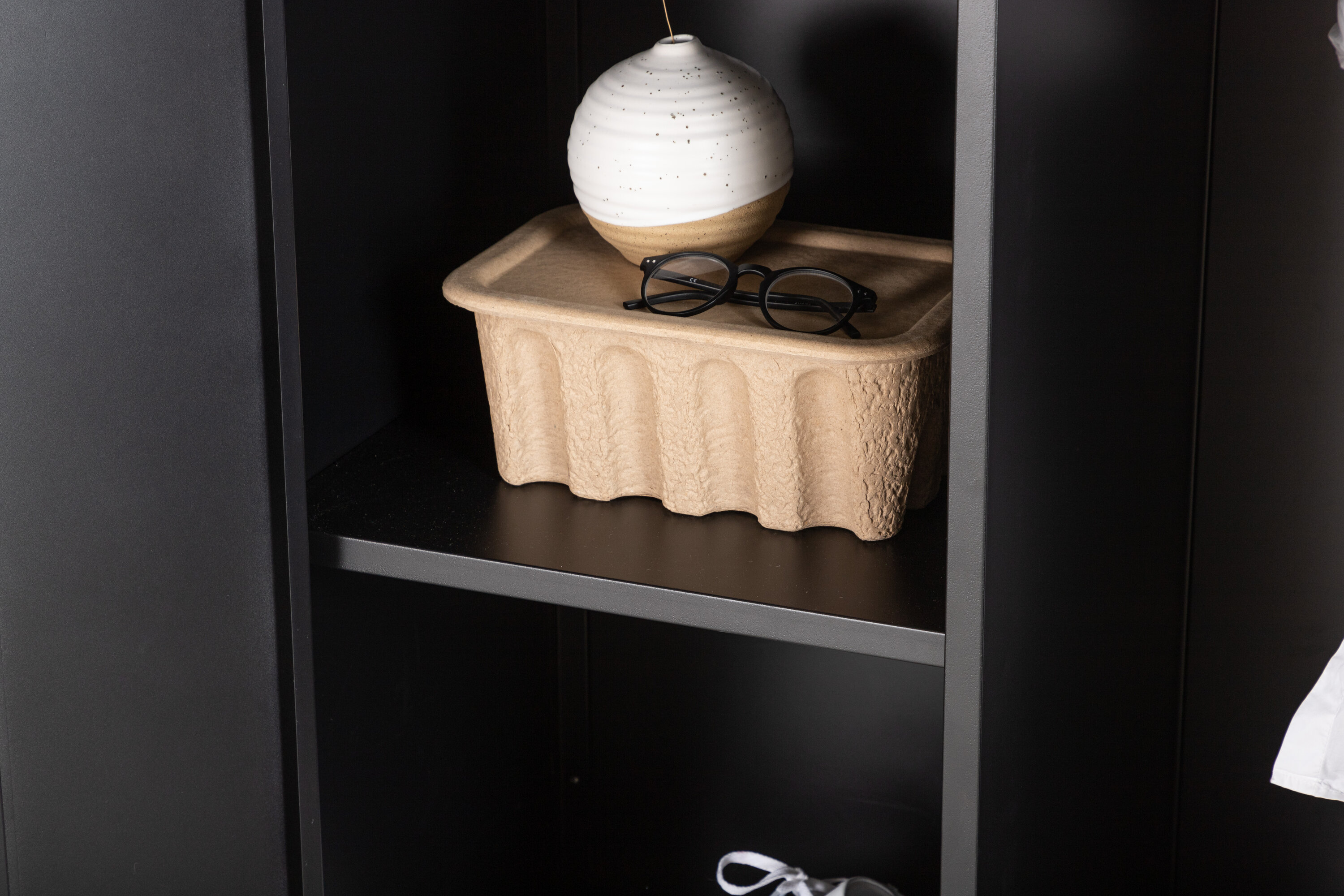 deLOHN Piring Gardrób