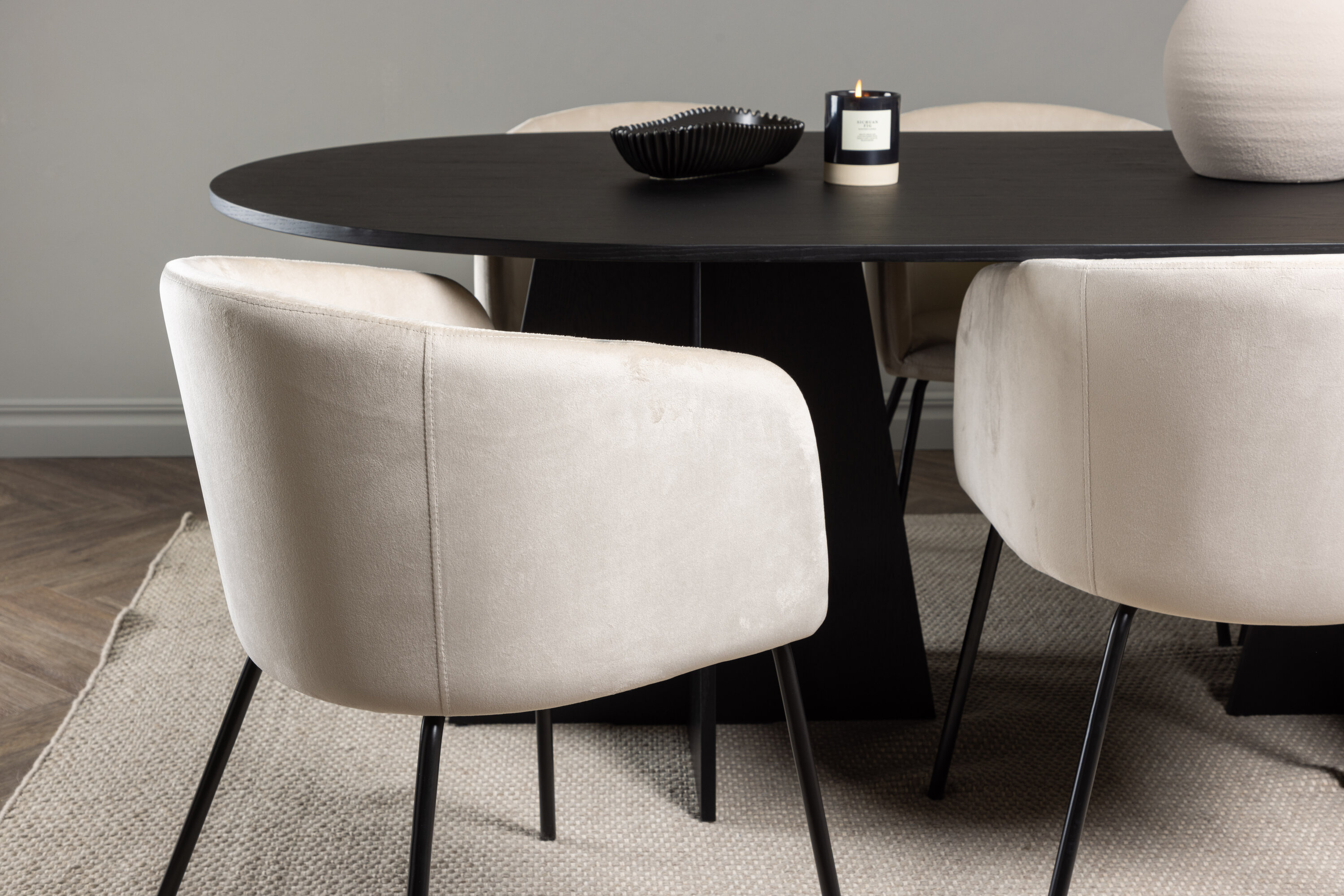 deLOHN Bootcut Oval, Berit Téglalap alakú étkezőgarnitúra