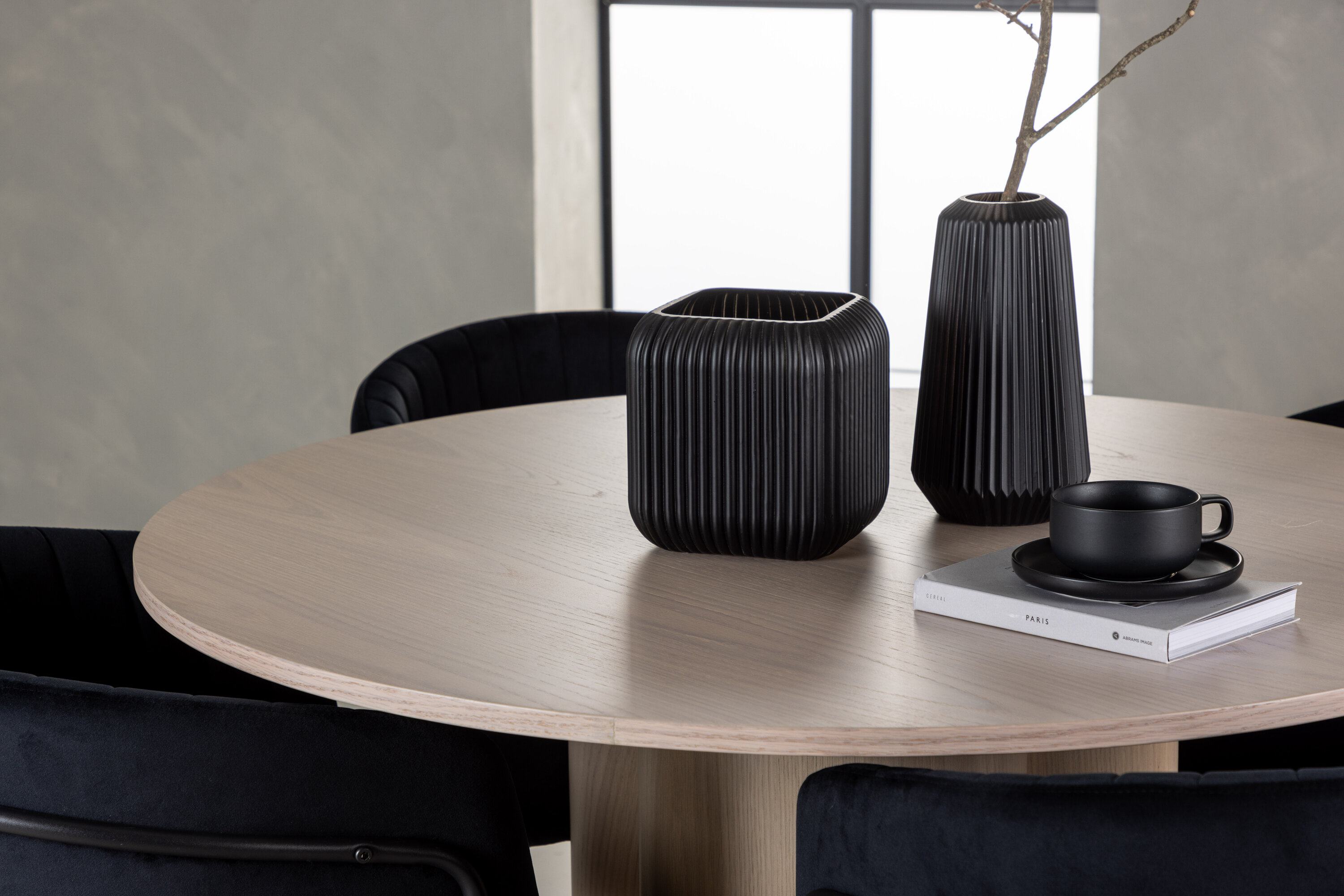 deLOHN Selma Kör alakú étkezőgarnitúra deLOHN Selma Kör alakú étkezőgarnitúra