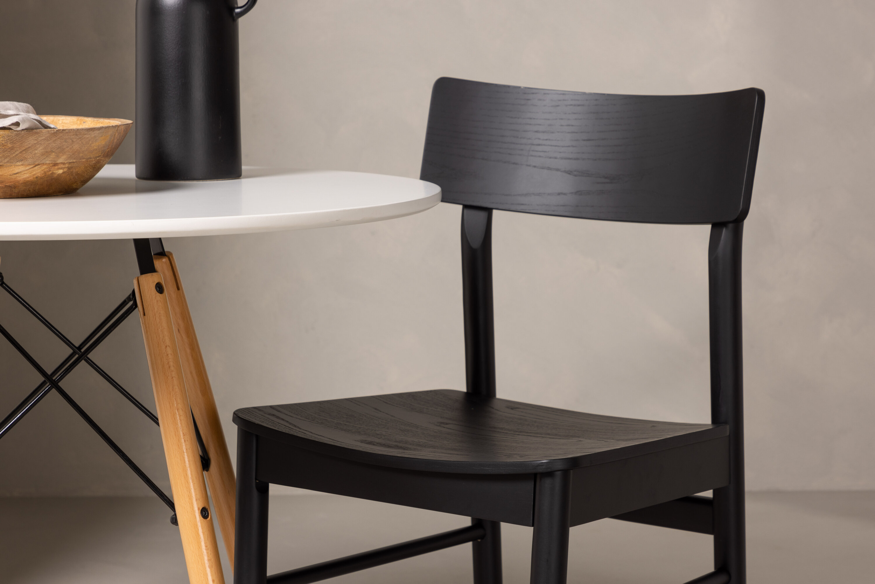 deLOHN Danburi, Montros Kör alakú étkezőgarnitúra