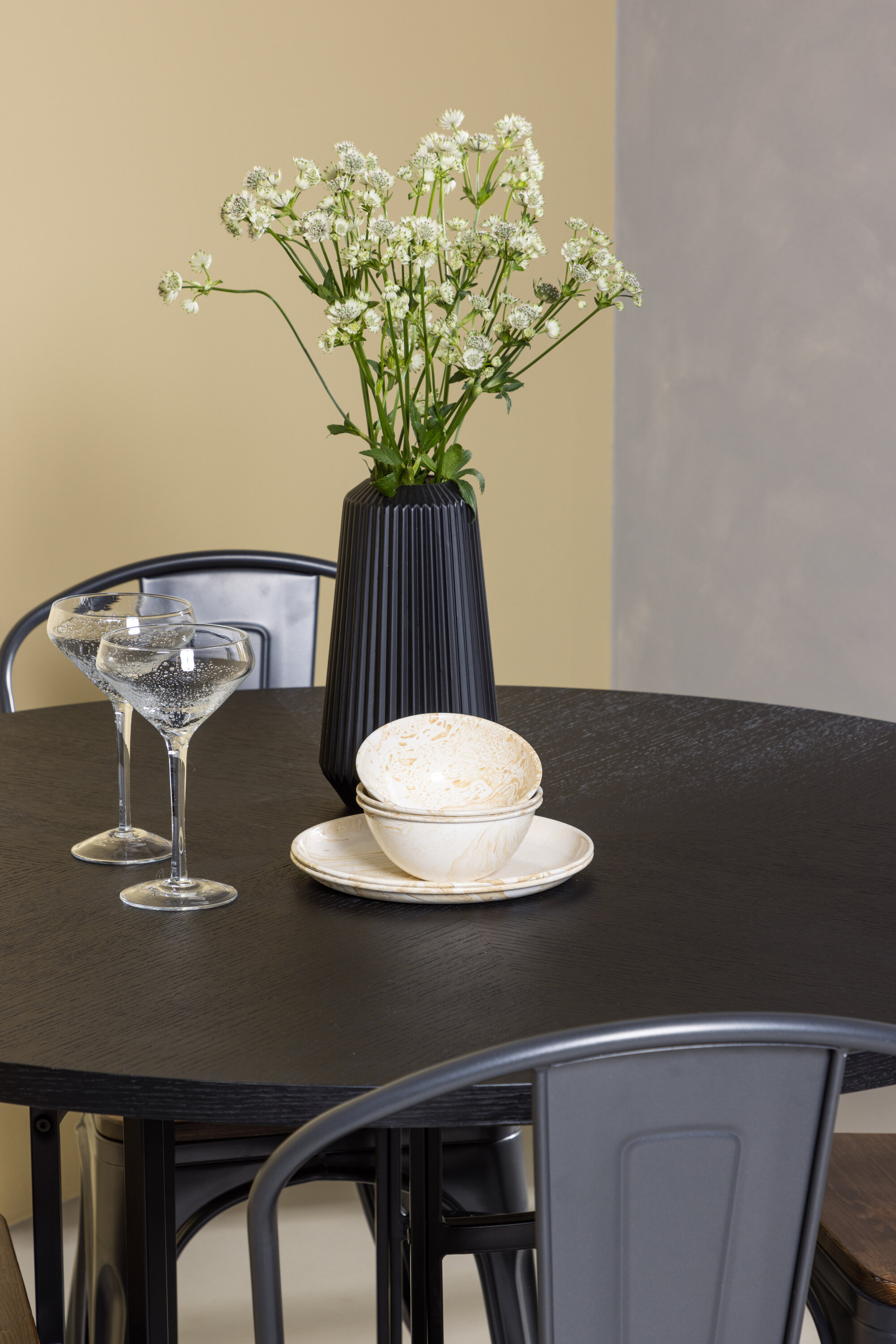 deLOHN Copenhagen, Tempe Kör alakú étkezőgarnitúra