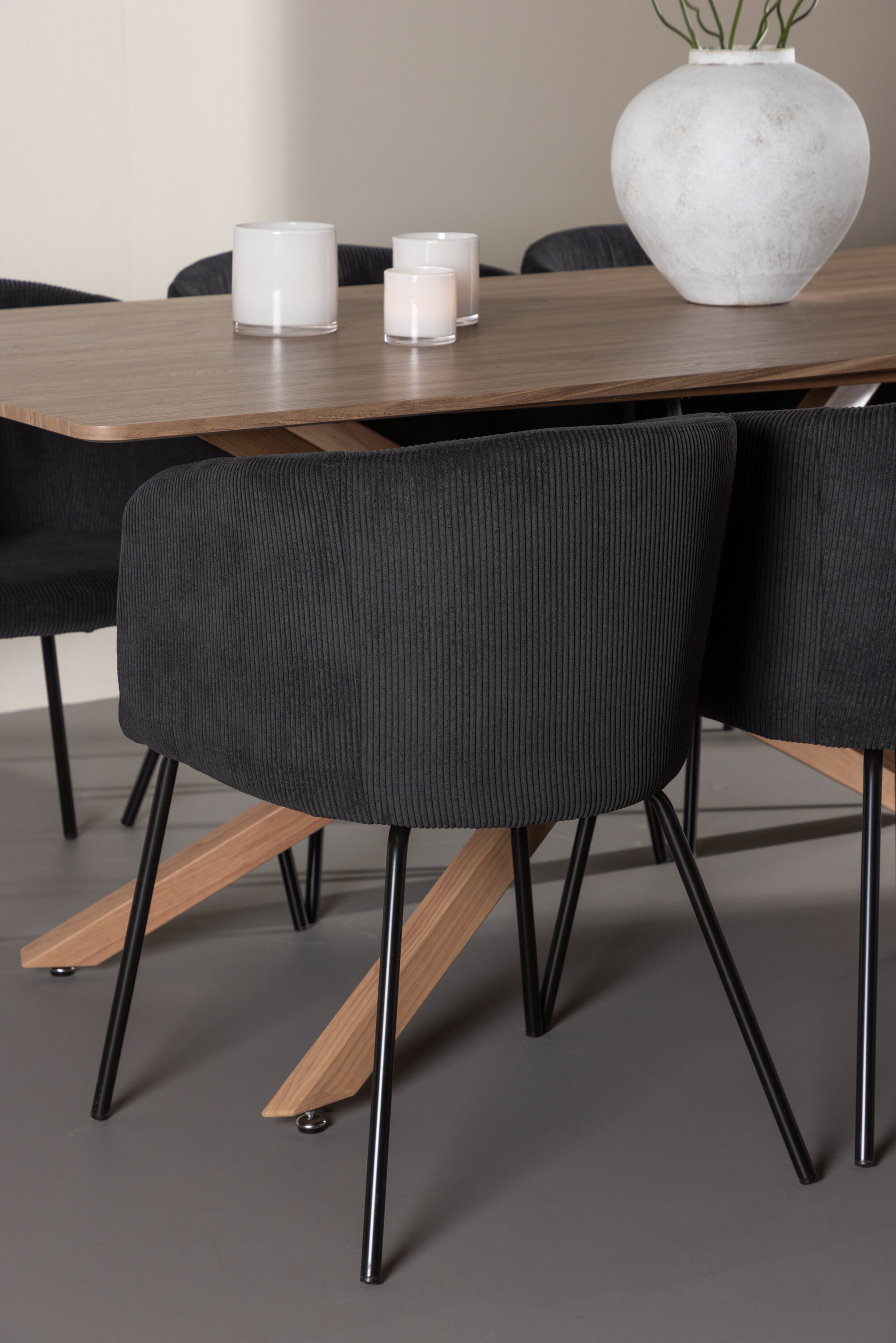 deLOHN Piazza, Berit Téglalap alakú étkezőgarnitúra