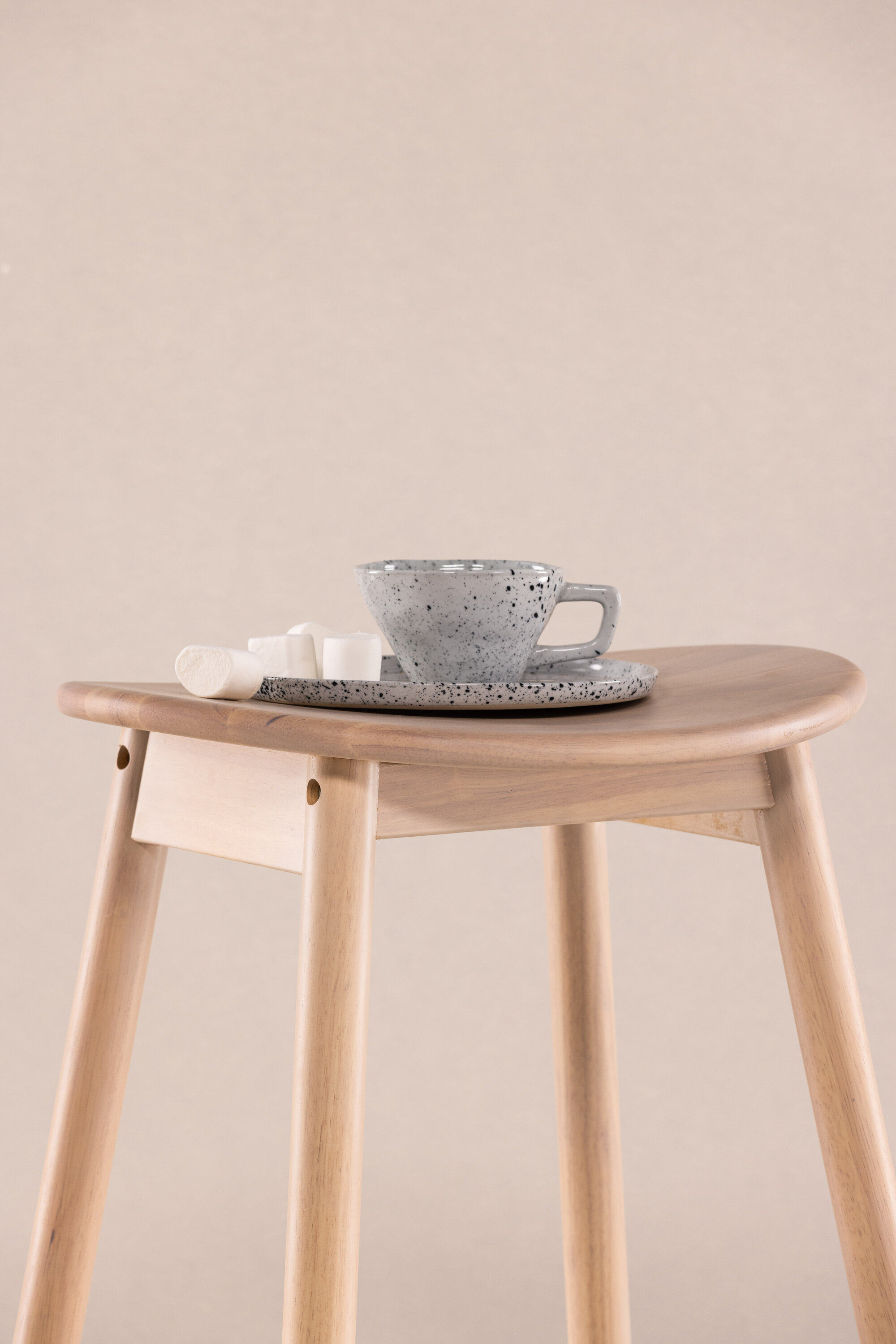 deLOHN Orust Bárszék