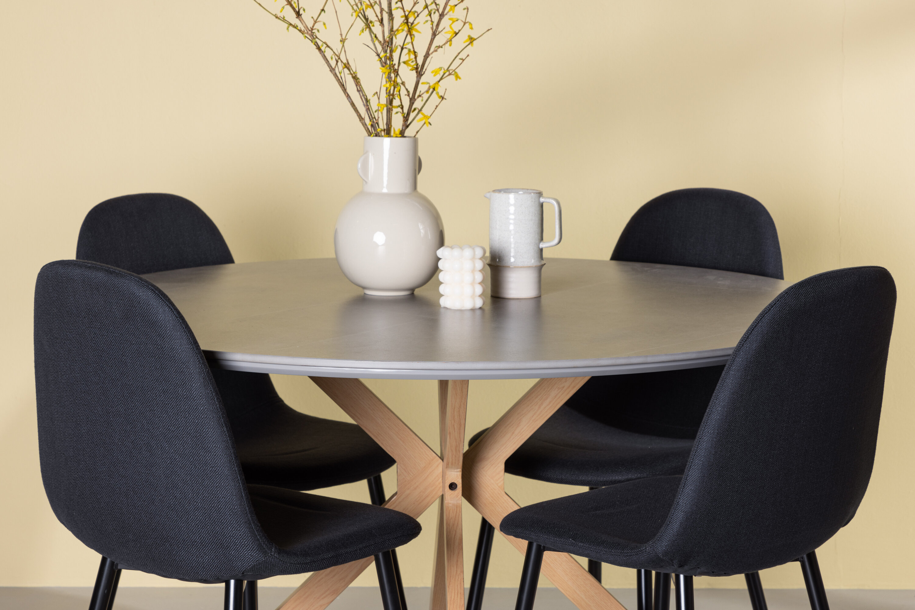 deLOHN Piazza, Polar Kör alakú étkezőgarnitúra