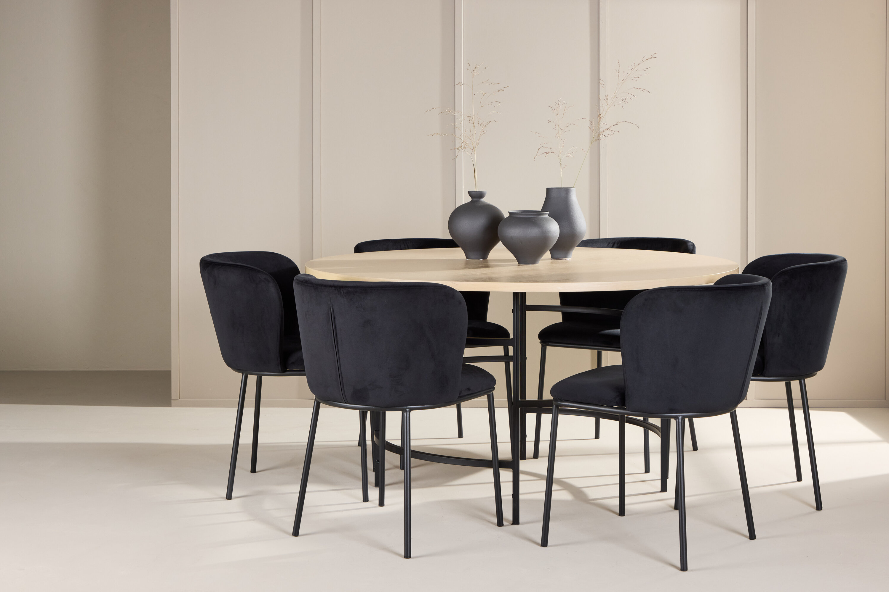 deLOHN Copenhagen, Edina Kör alakú étkezőgarnitúra