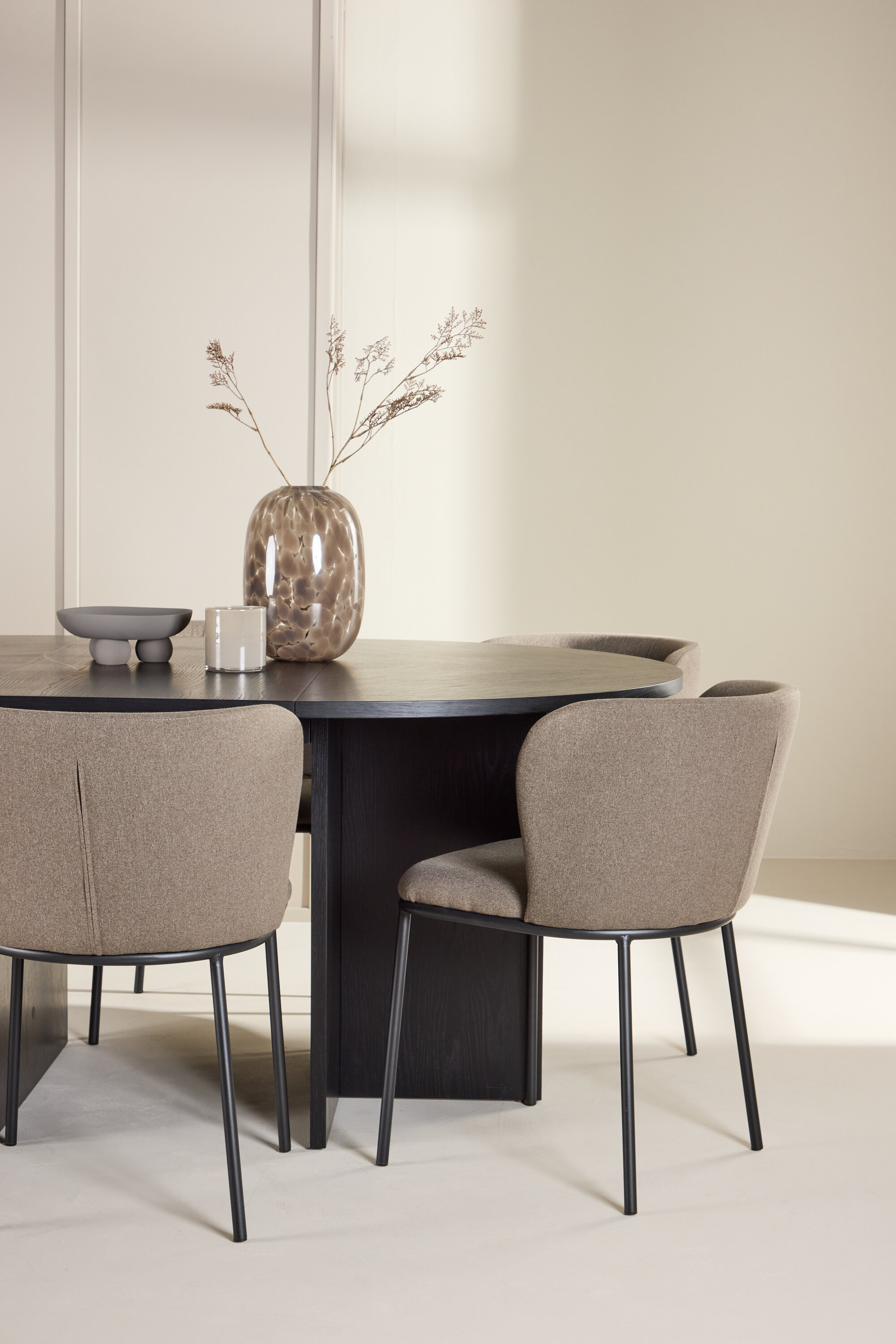 deLOHN Strada, Edina Ovális étkezőgarnitúra deLOHN Strada, Edina Ovális étkezőgarnitúra