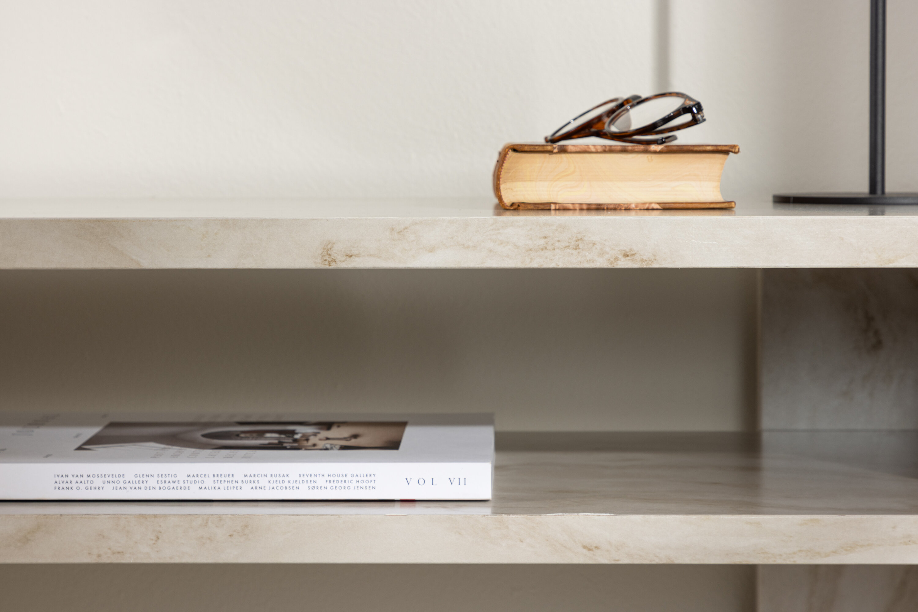 deLOHN Ålesund TV-szekrény