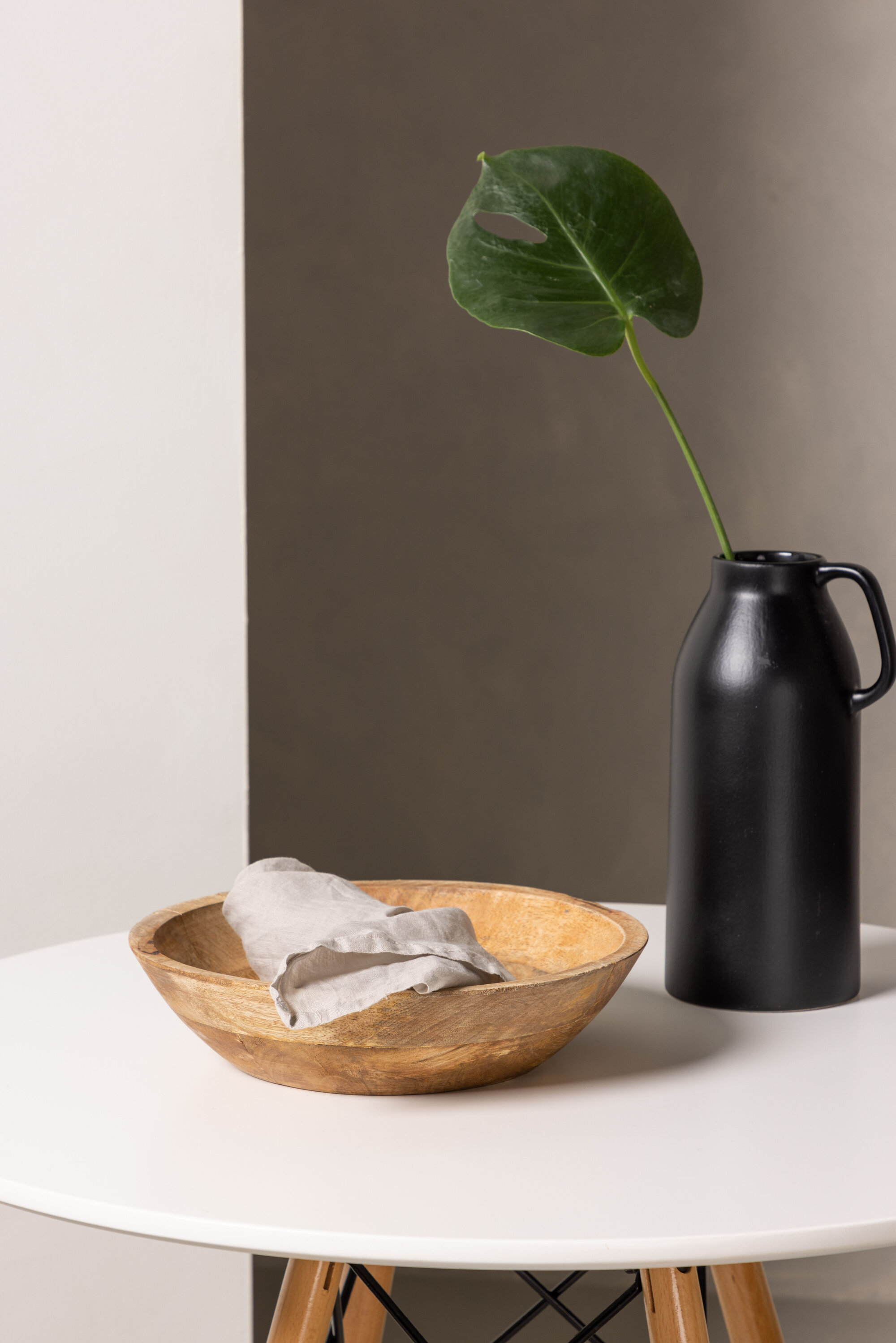 deLOHN Danburi, Montros Kör alakú étkezőgarnitúra