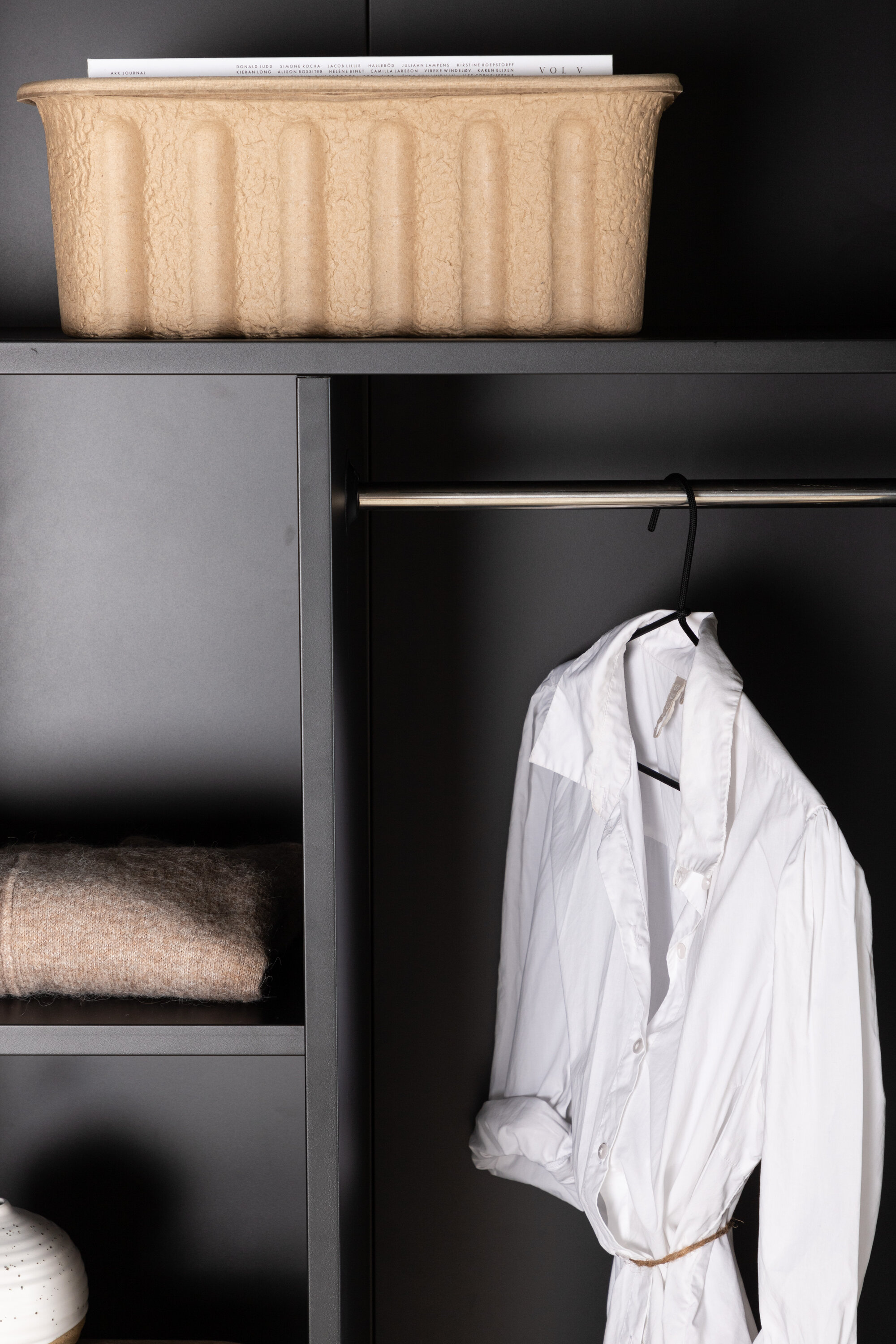 deLOHN Piring Gardrób