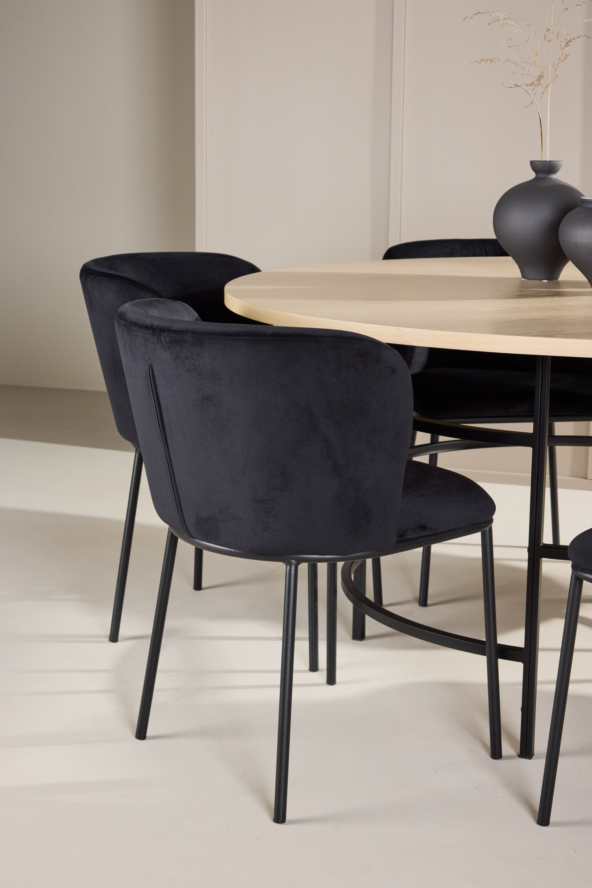 deLOHN Copenhagen, Edina Kör alakú étkezőgarnitúra