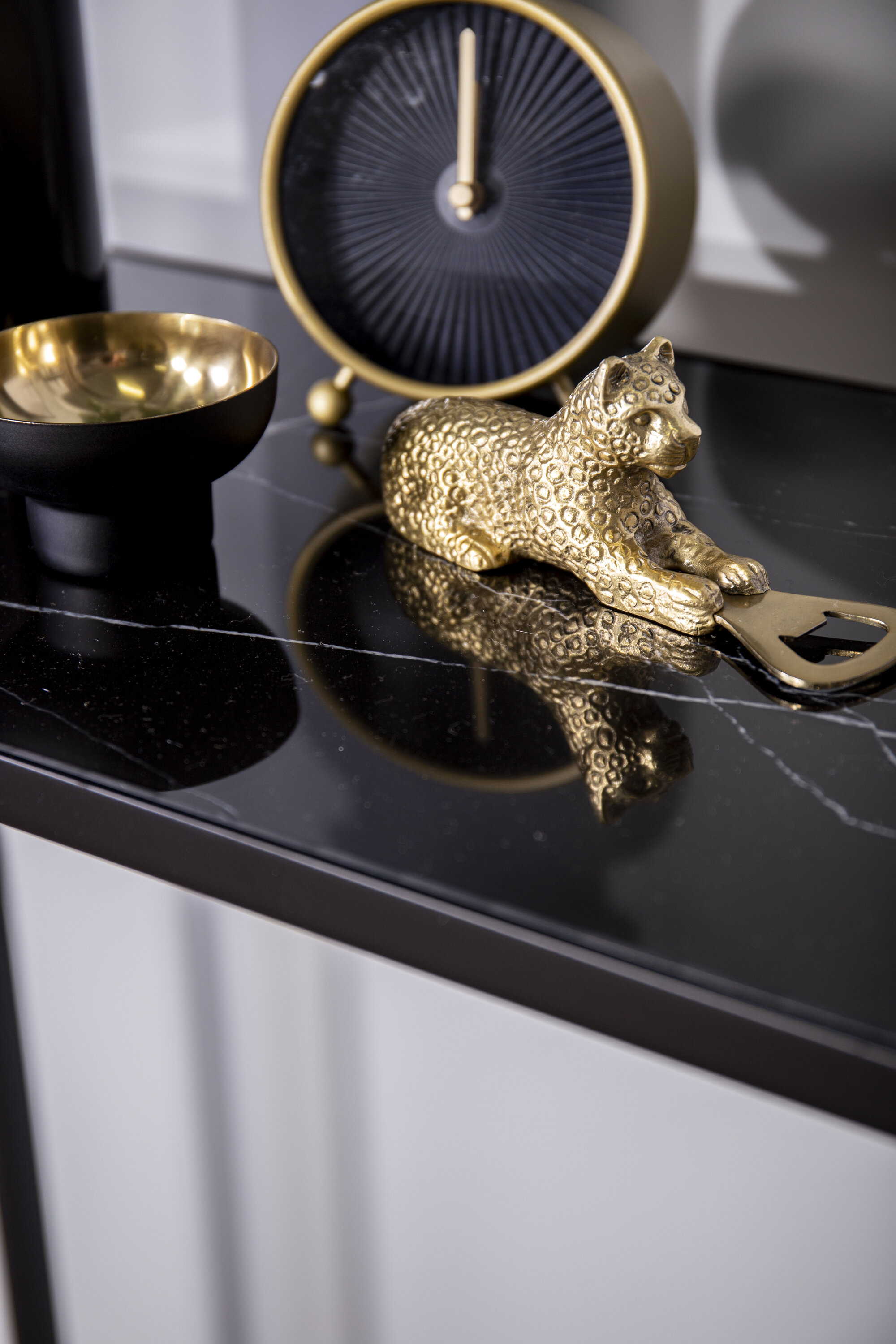 deLOHN Dipp Kisasztal