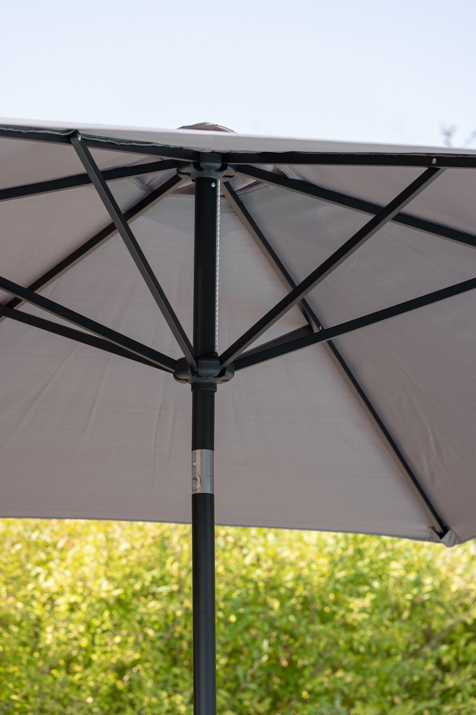 deLOHN Leeds Napernyő