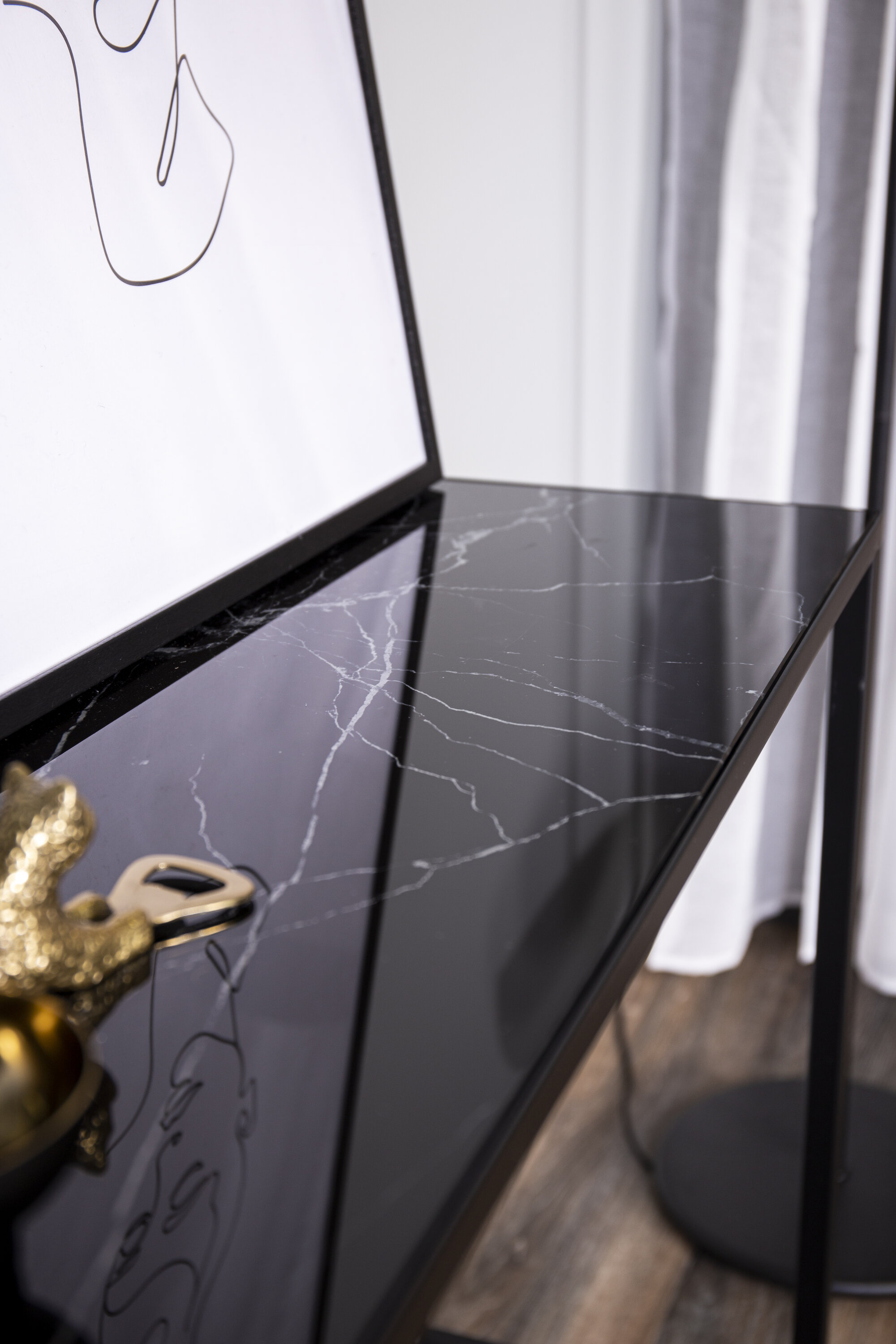 deLOHN Dipp Kisasztal