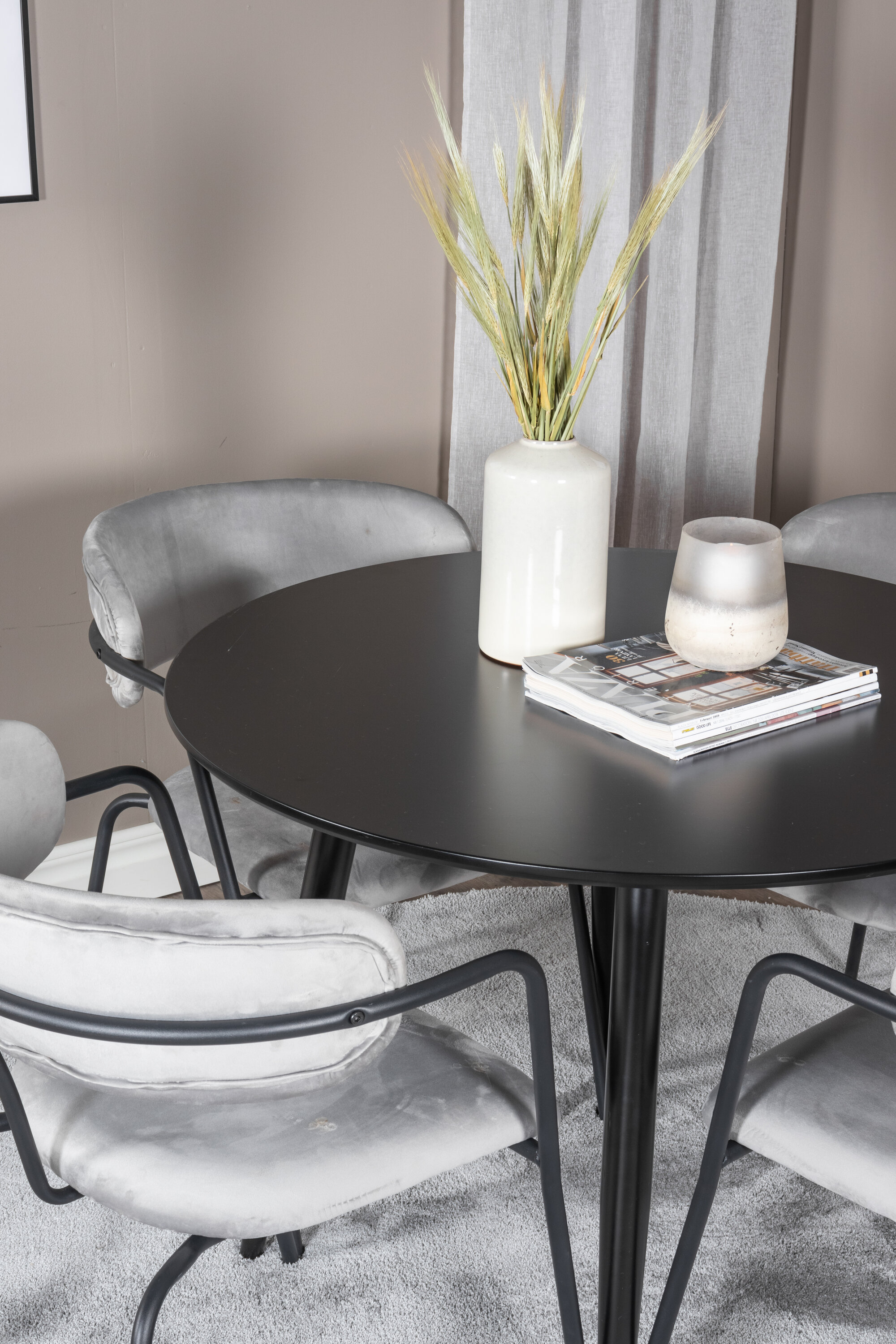 deLOHN Arrow, Plaza Kör alakú étkezőgarnitúra